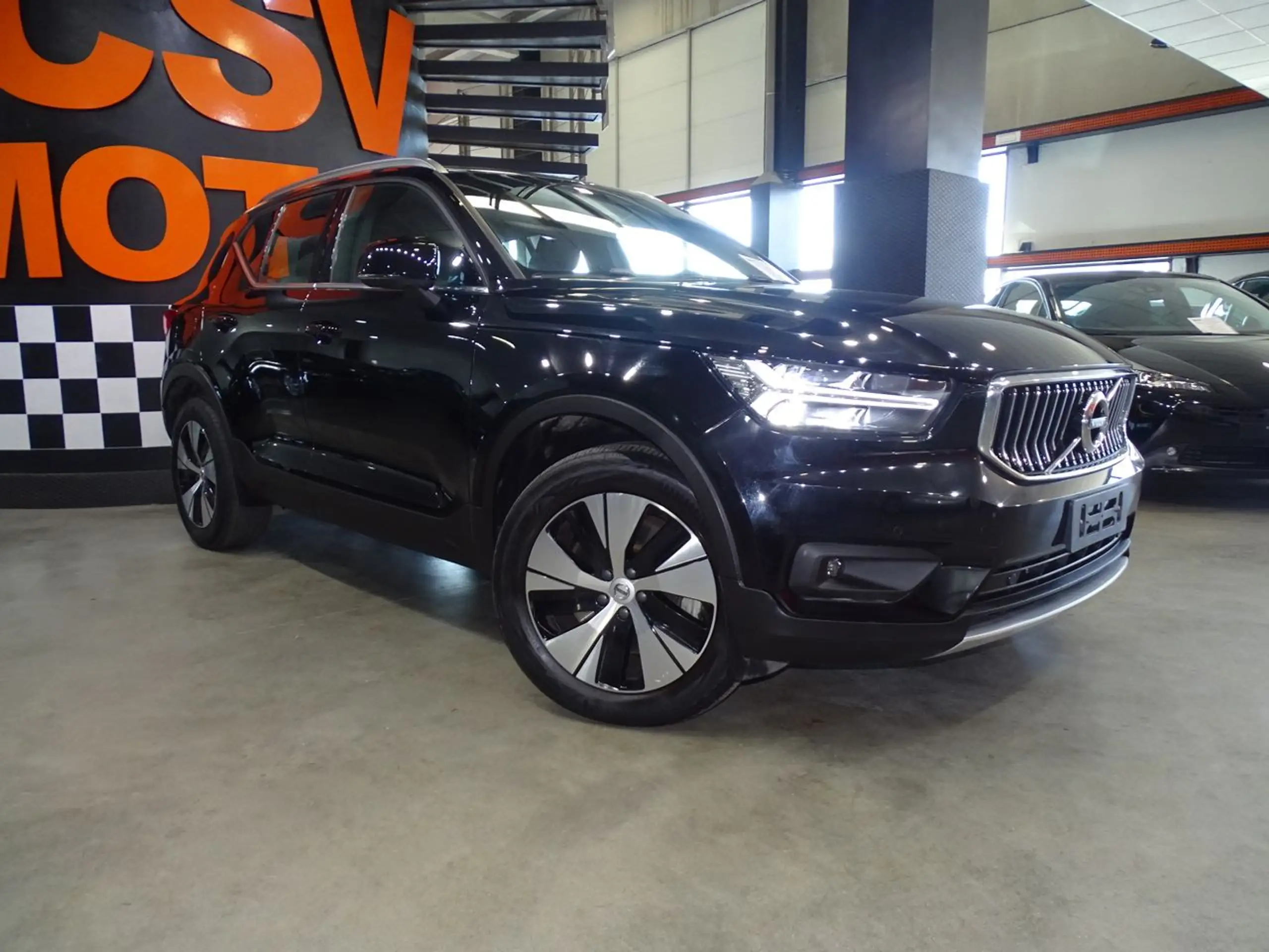 Volvo - XC40