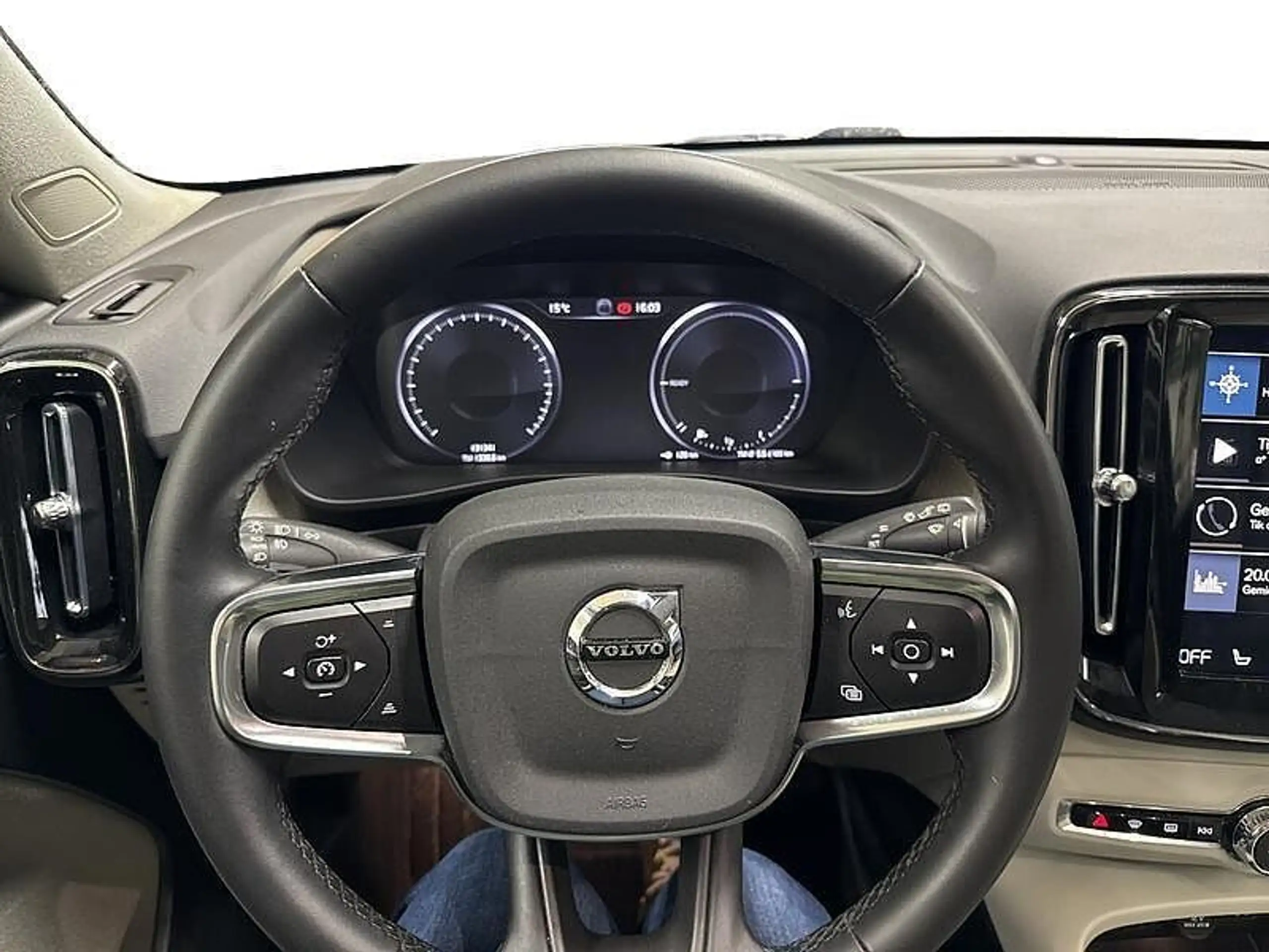 Volvo - XC40