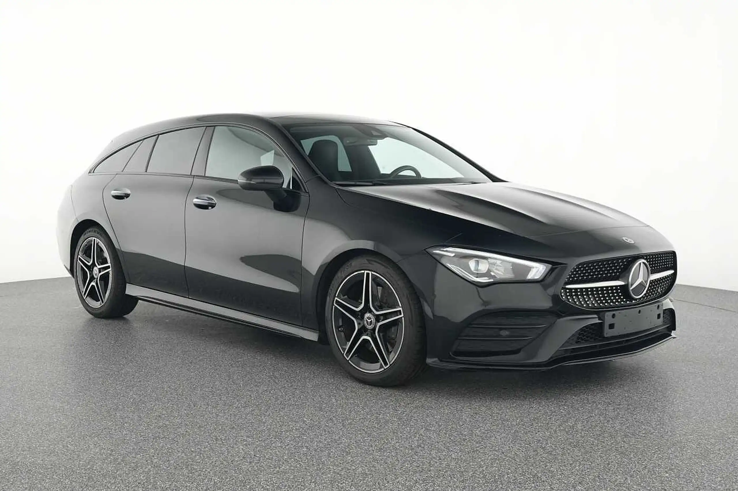 Mercedes-Benz - CLA 200