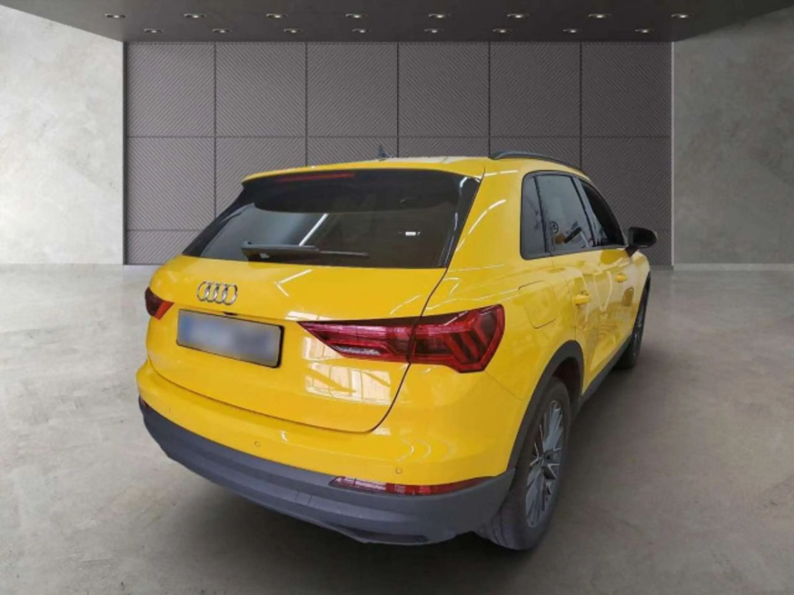 Audi - Q3