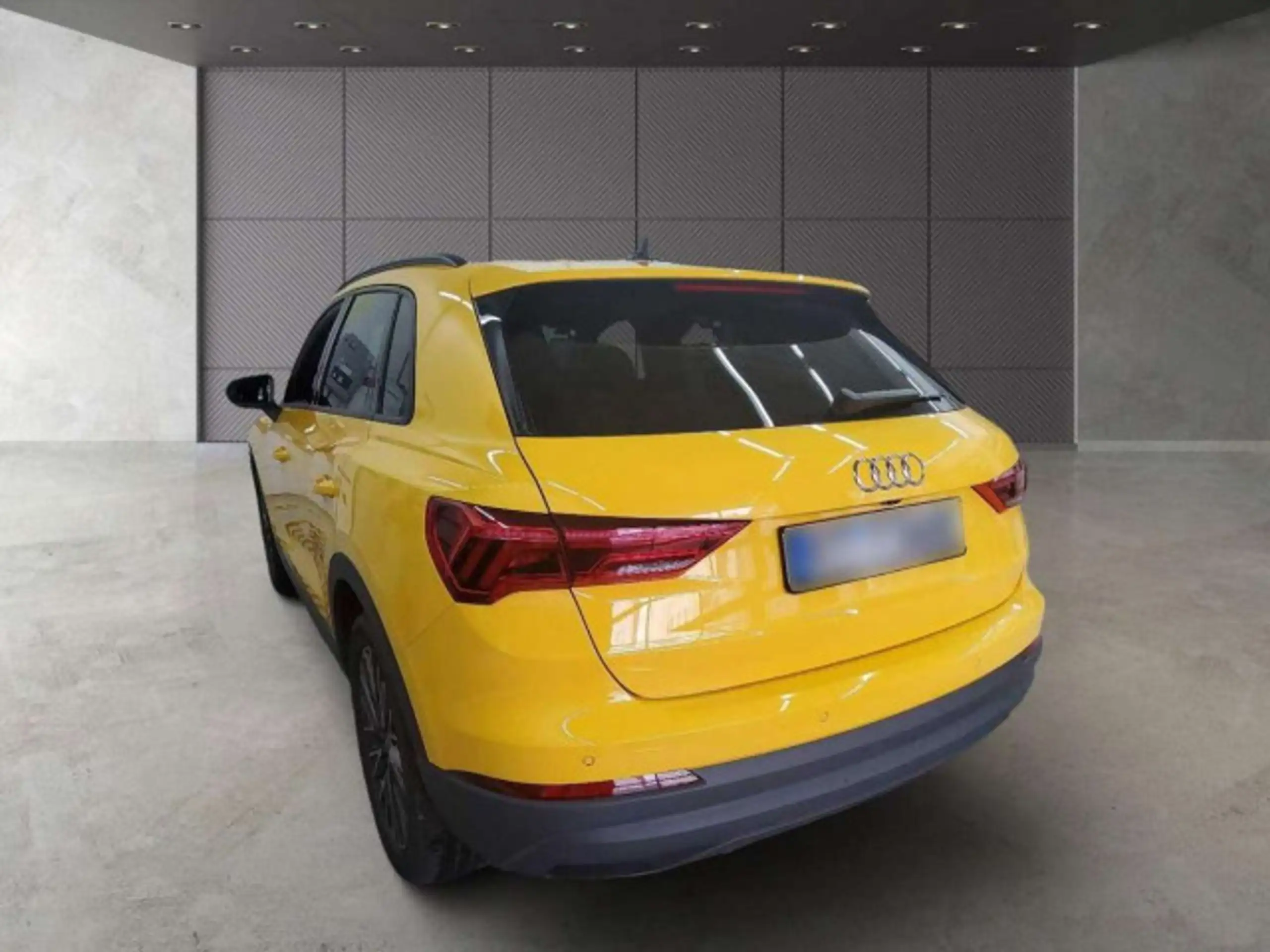 Audi - Q3