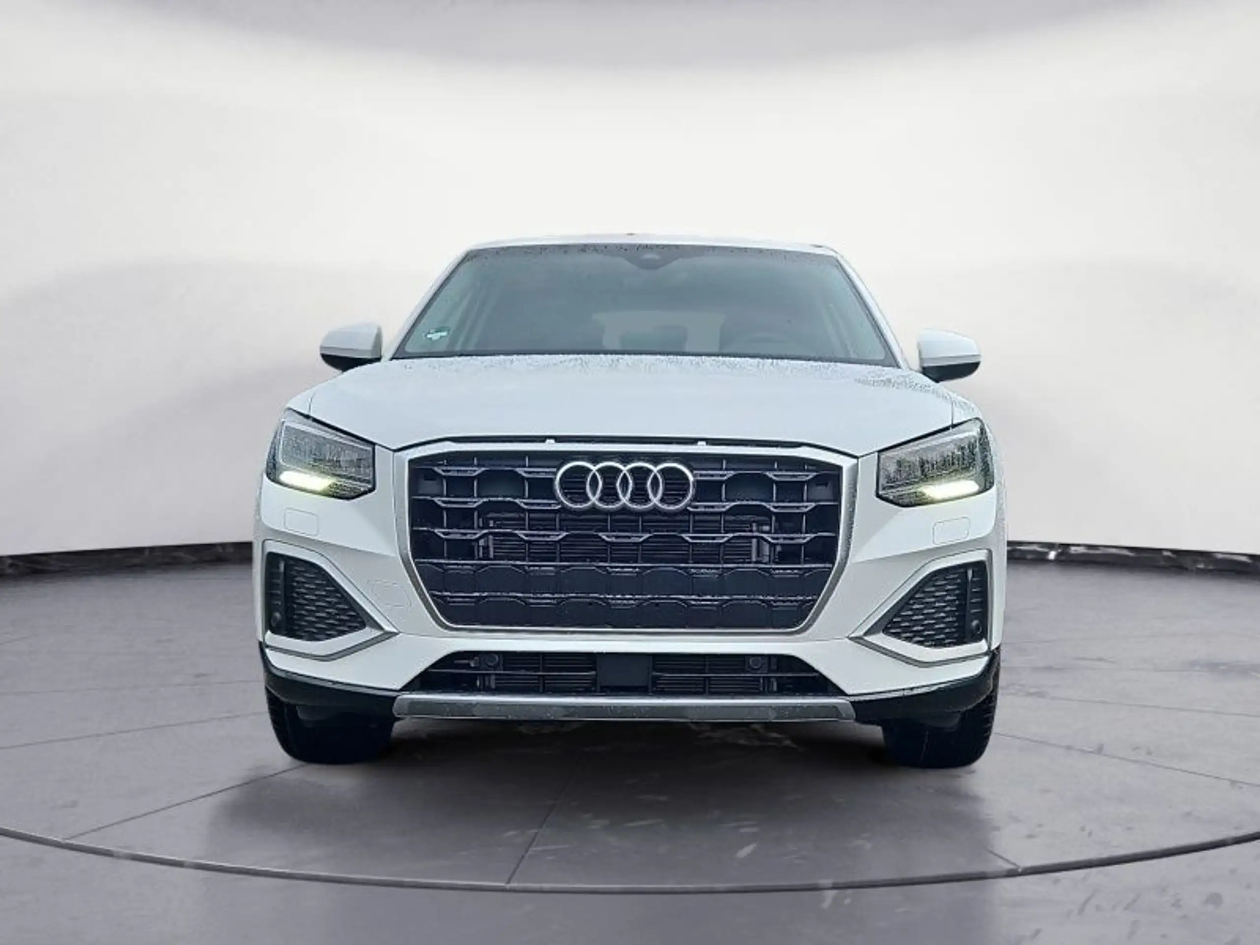 Audi - Q2