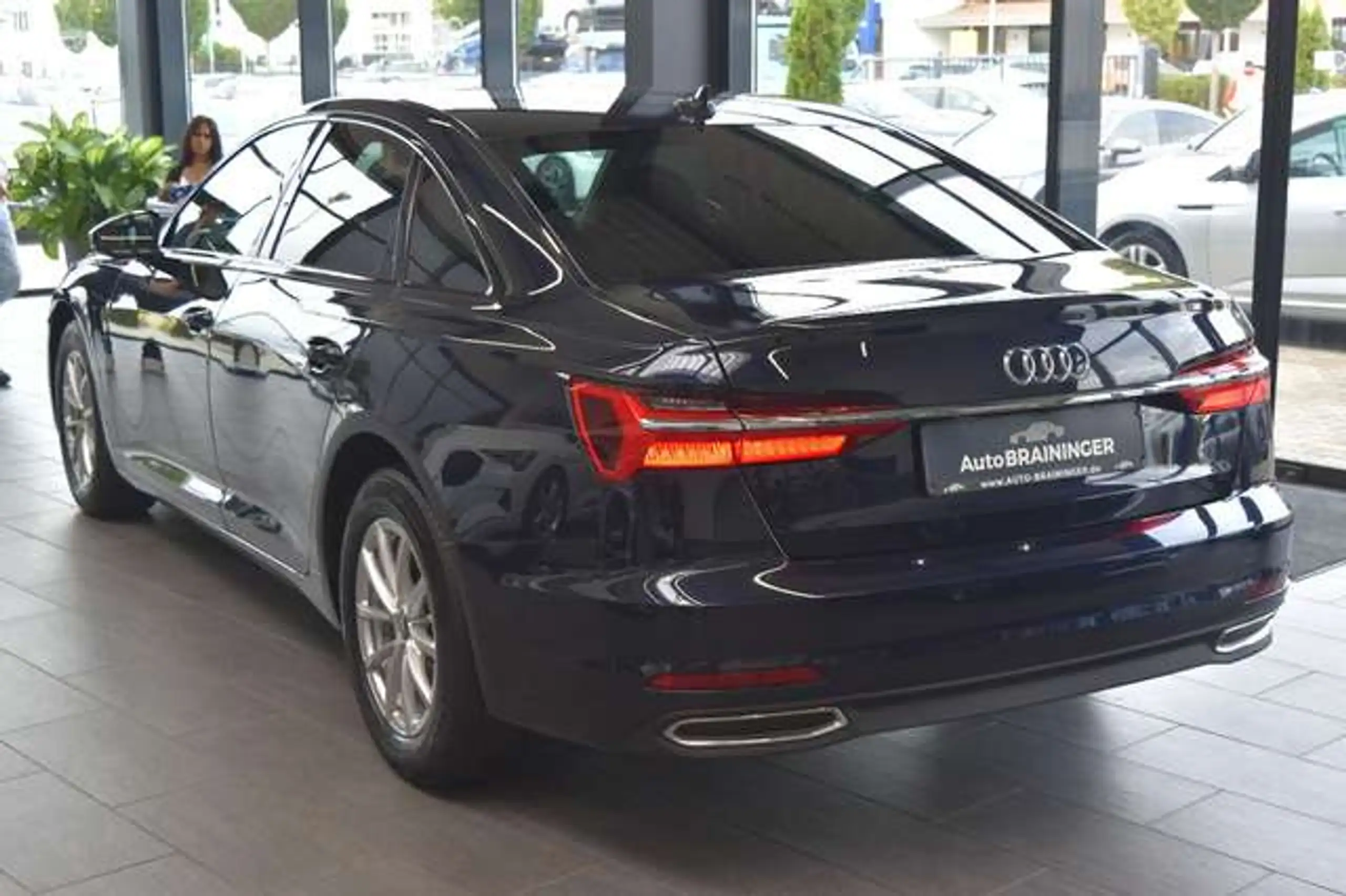 Audi - A6