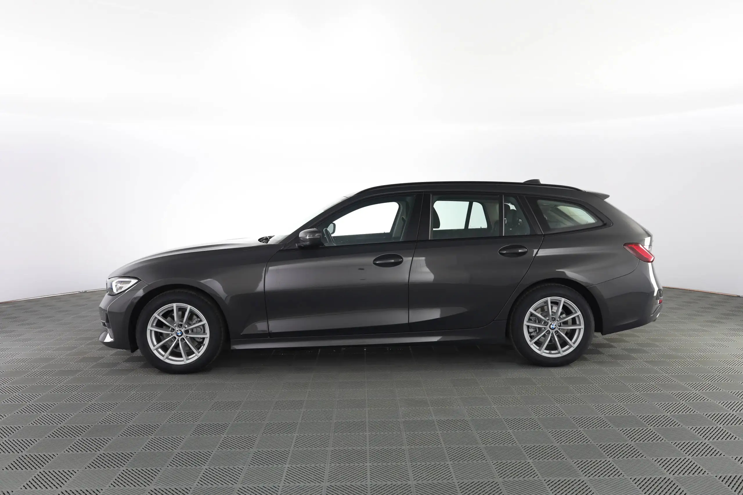 BMW - 320