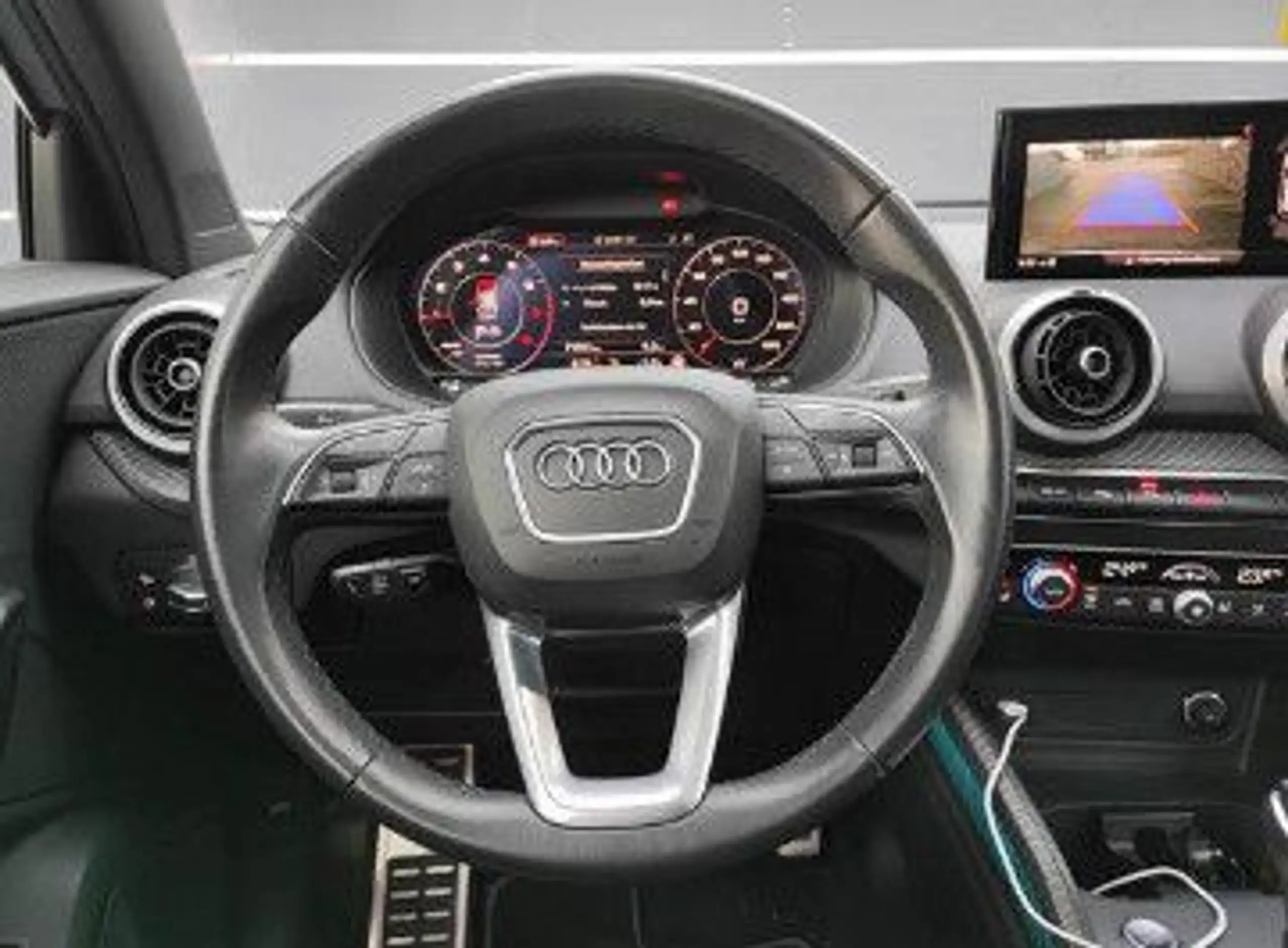 Audi - Q2