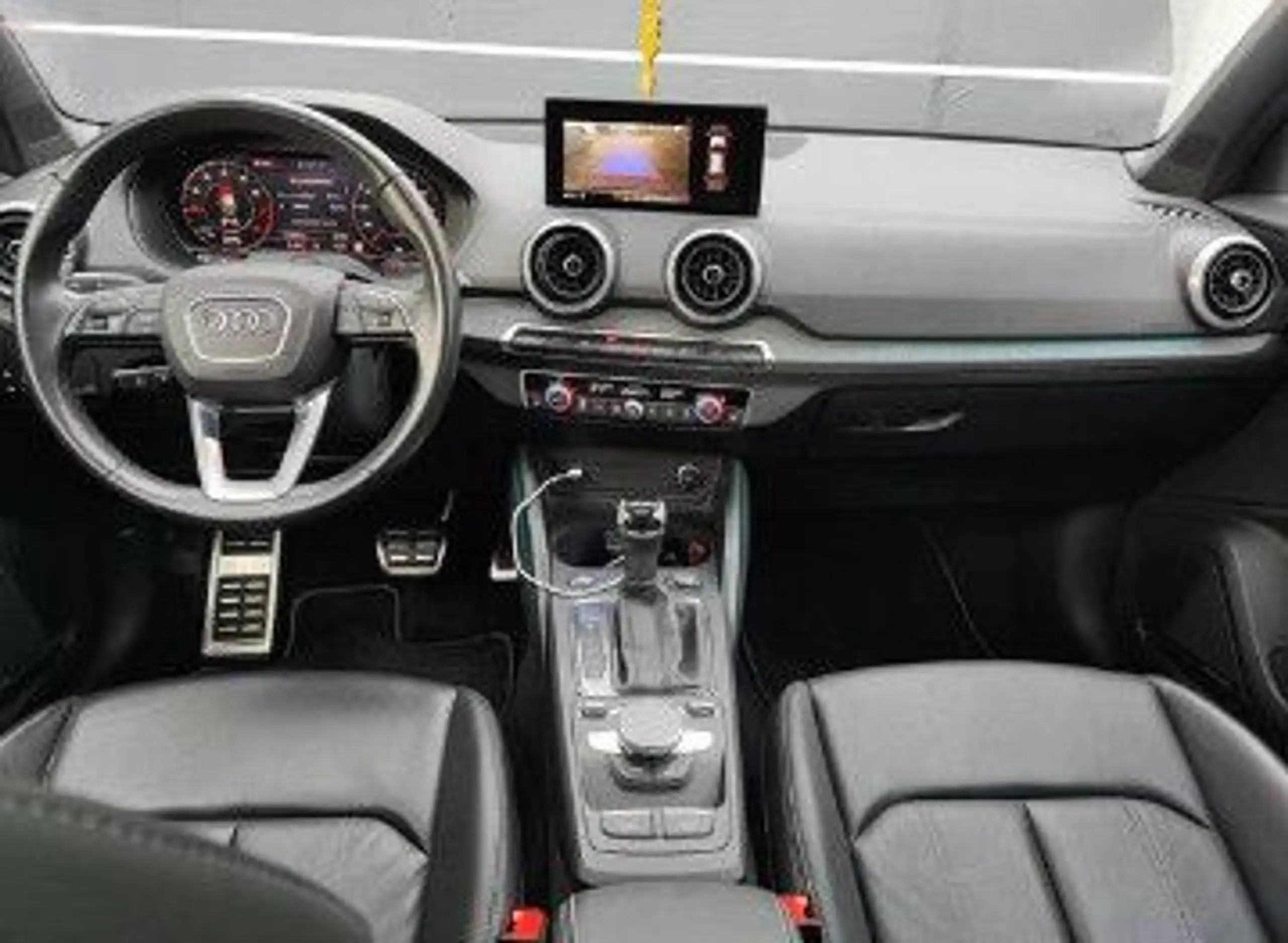 Audi - Q2