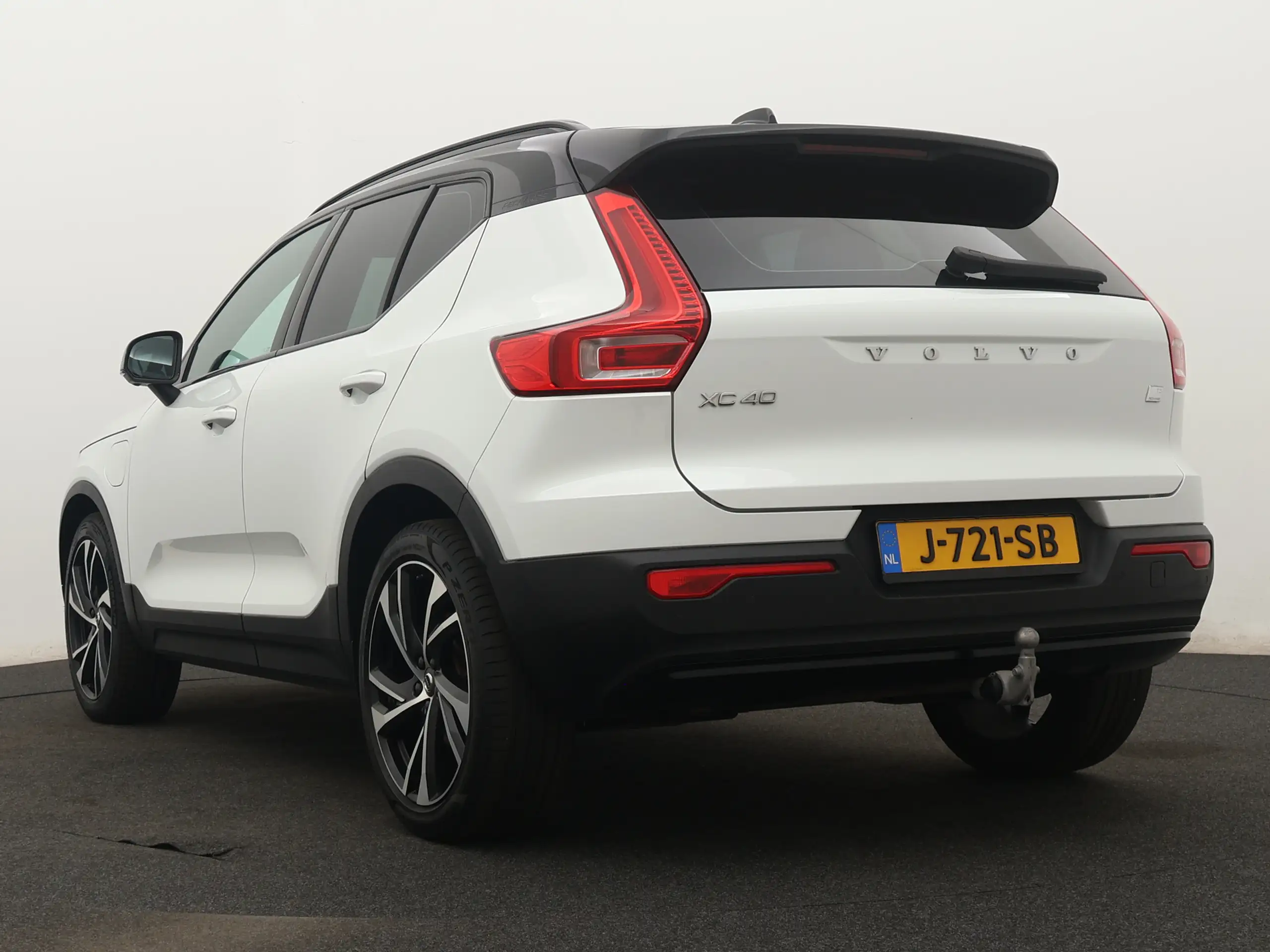 Volvo - XC40