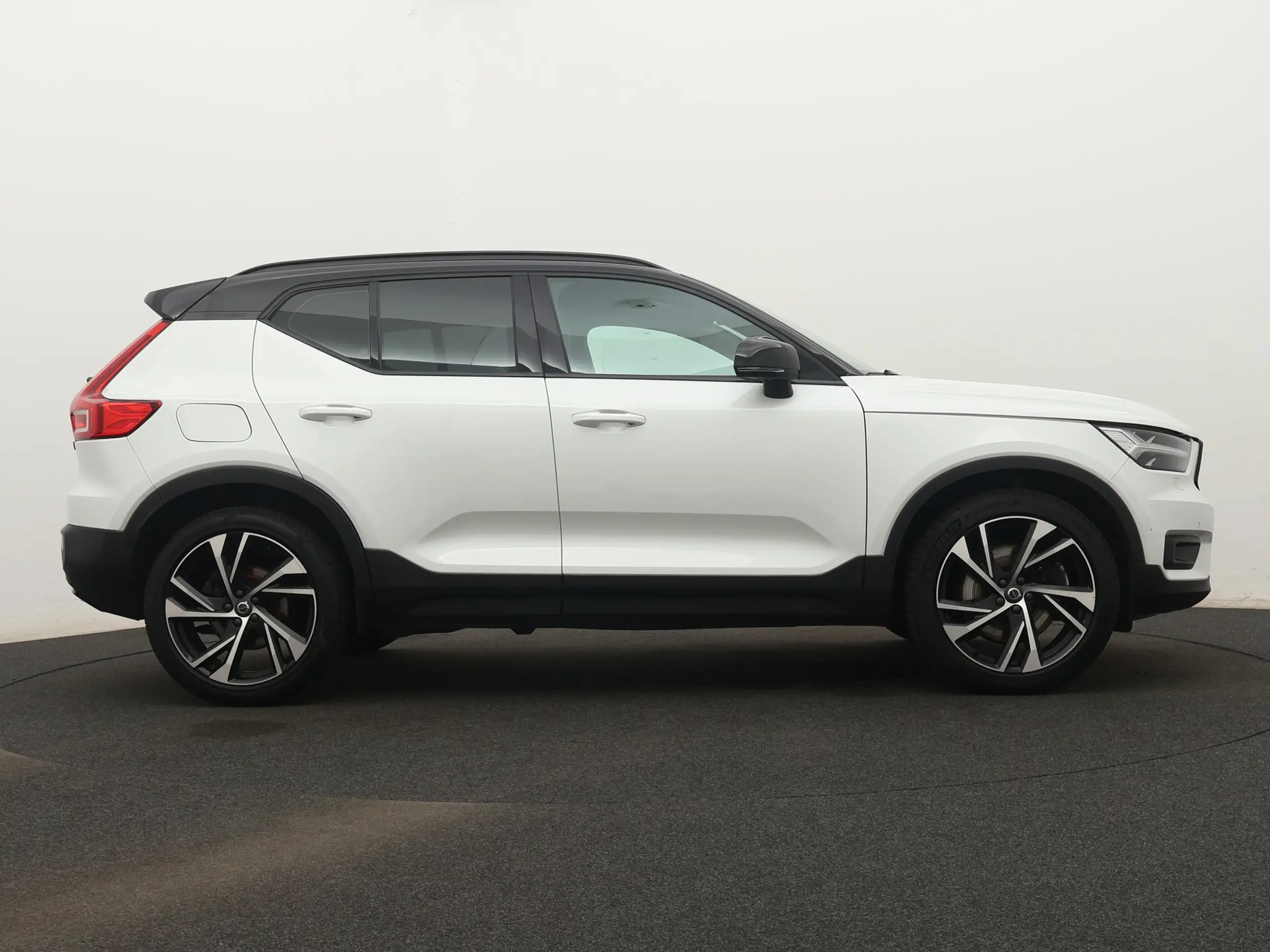 Volvo - XC40