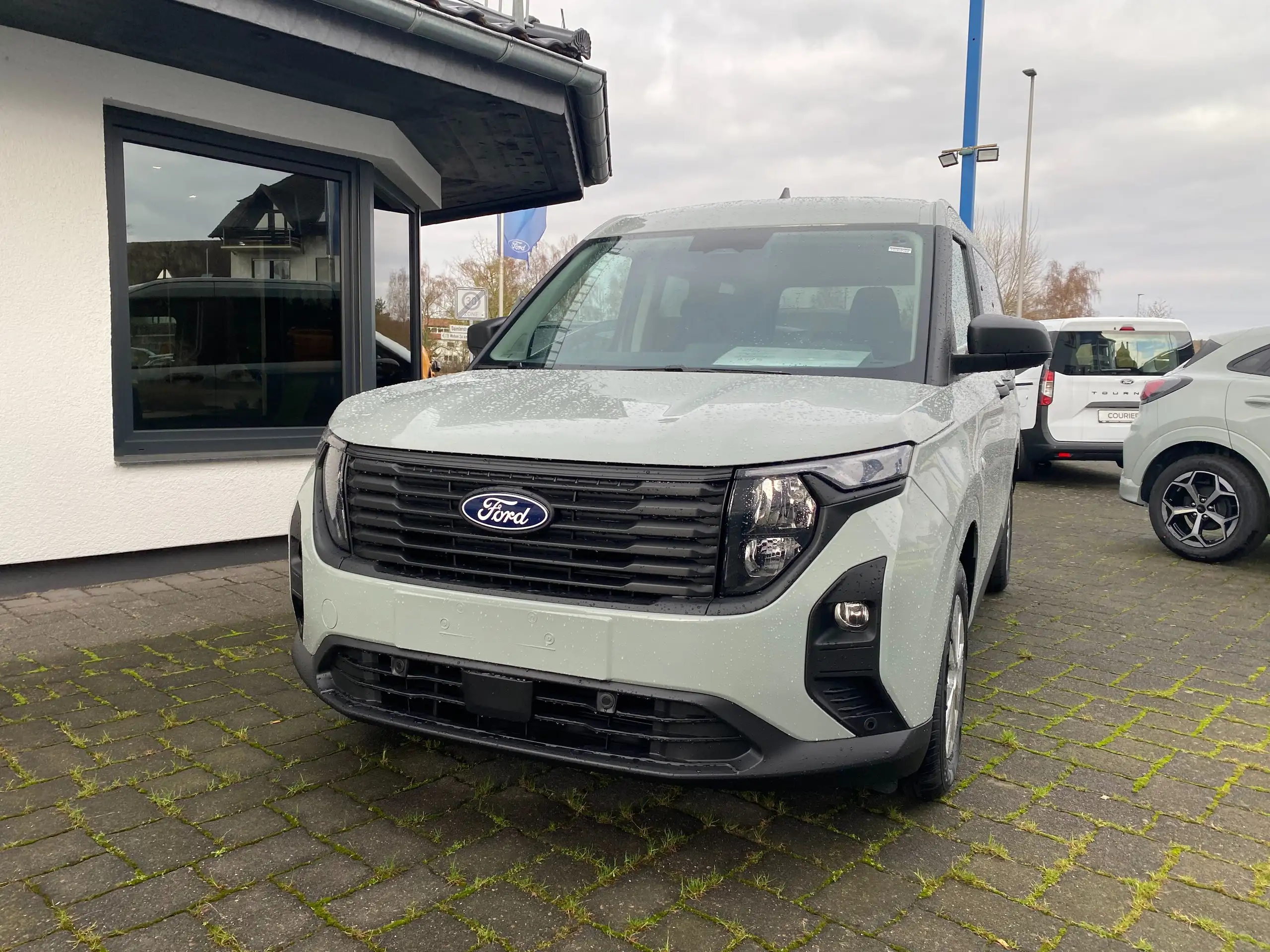 Ford - Tourneo Courier