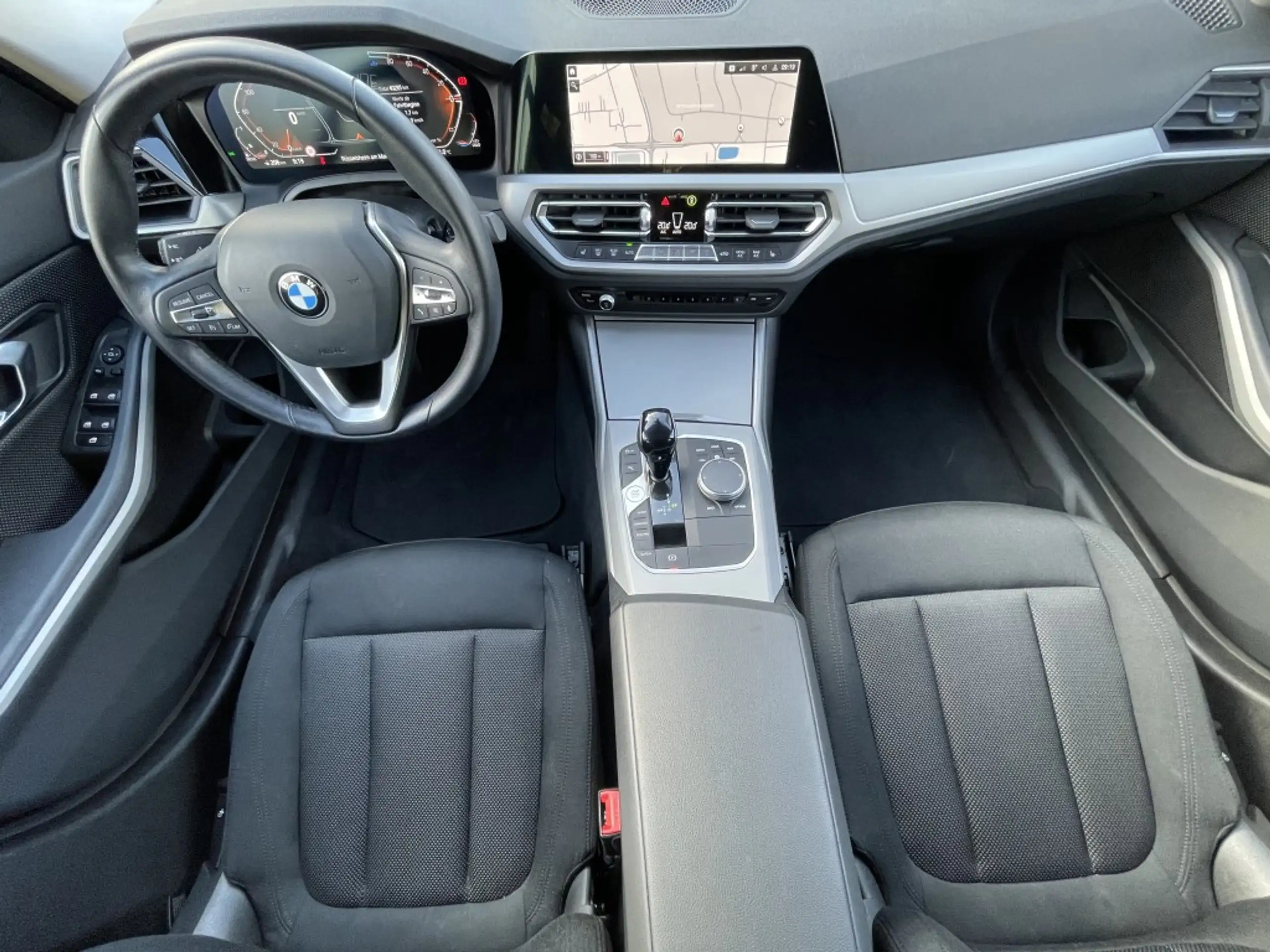 BMW - 320