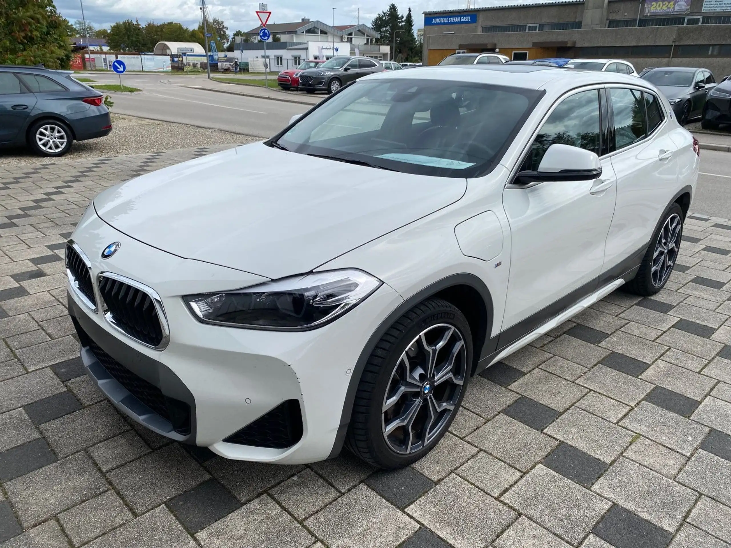 BMW - X2