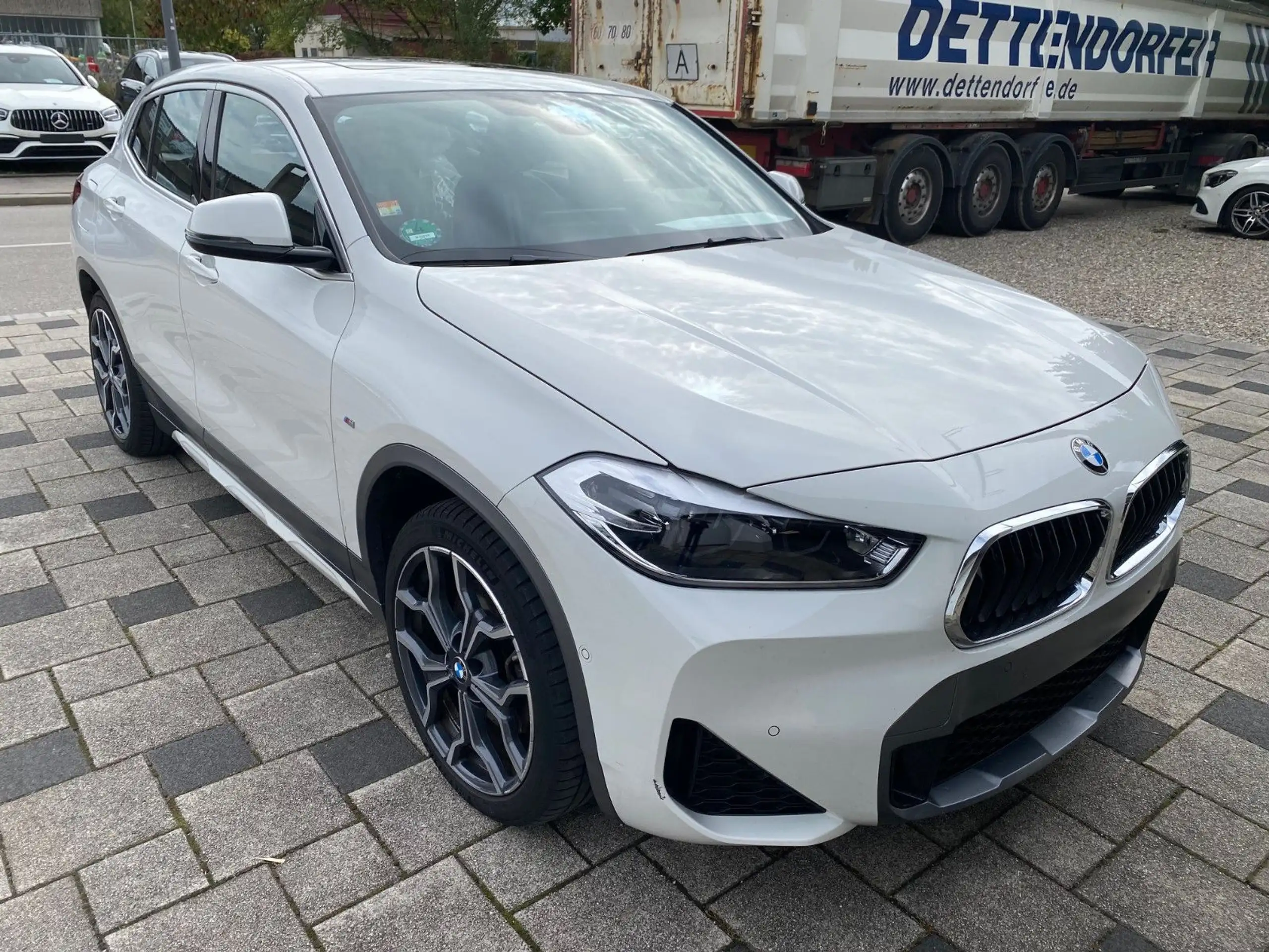 BMW - X2