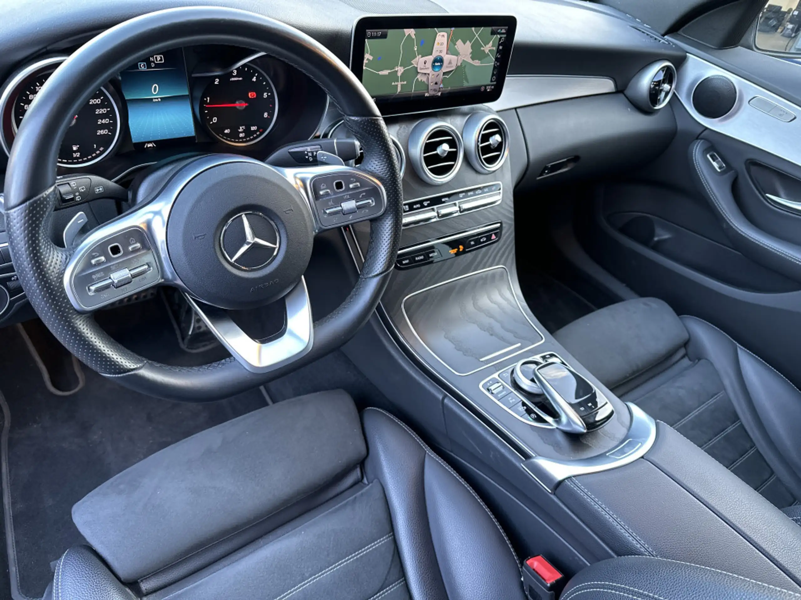 Mercedes-Benz - C 220