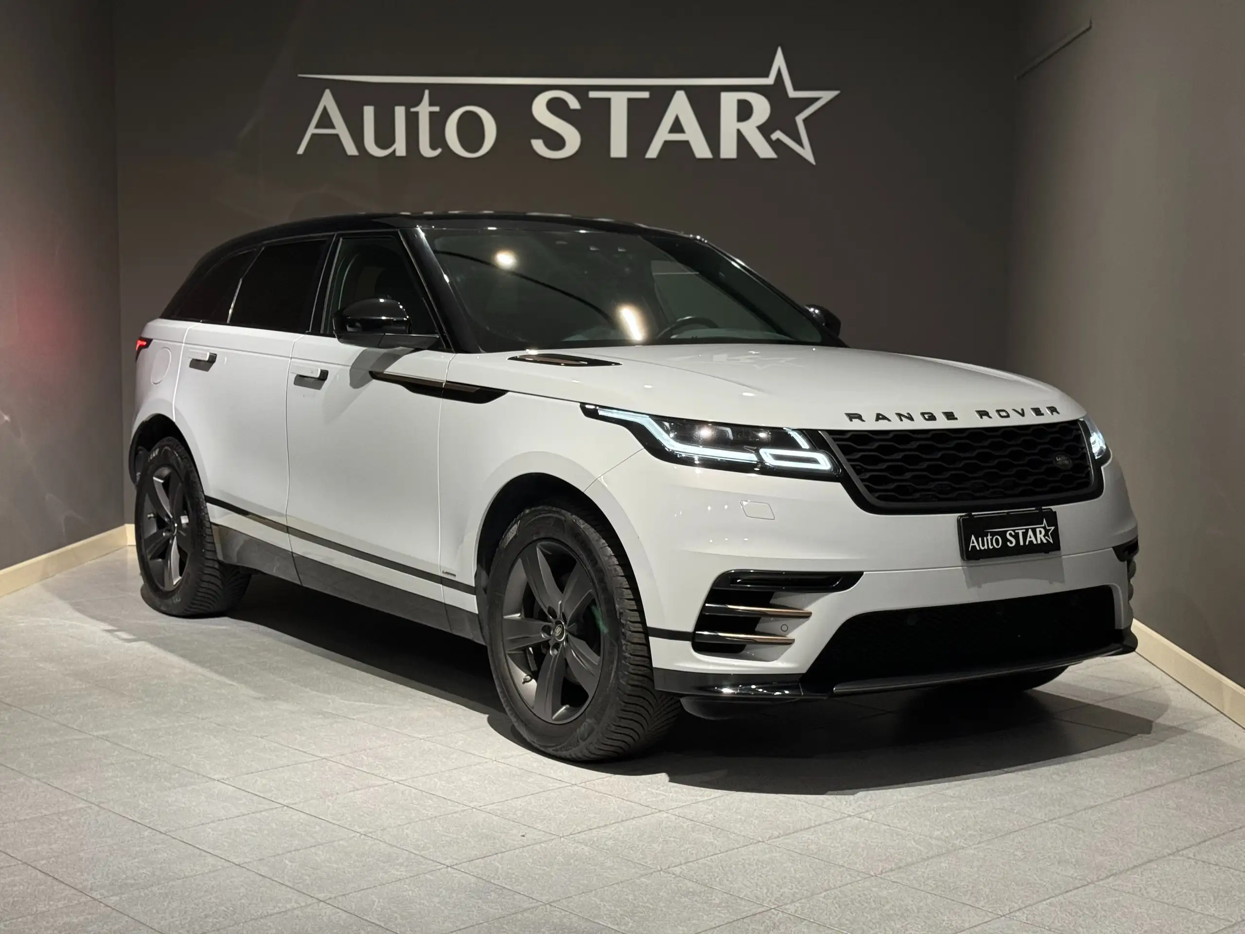 Land Rover - Range Rover Velar