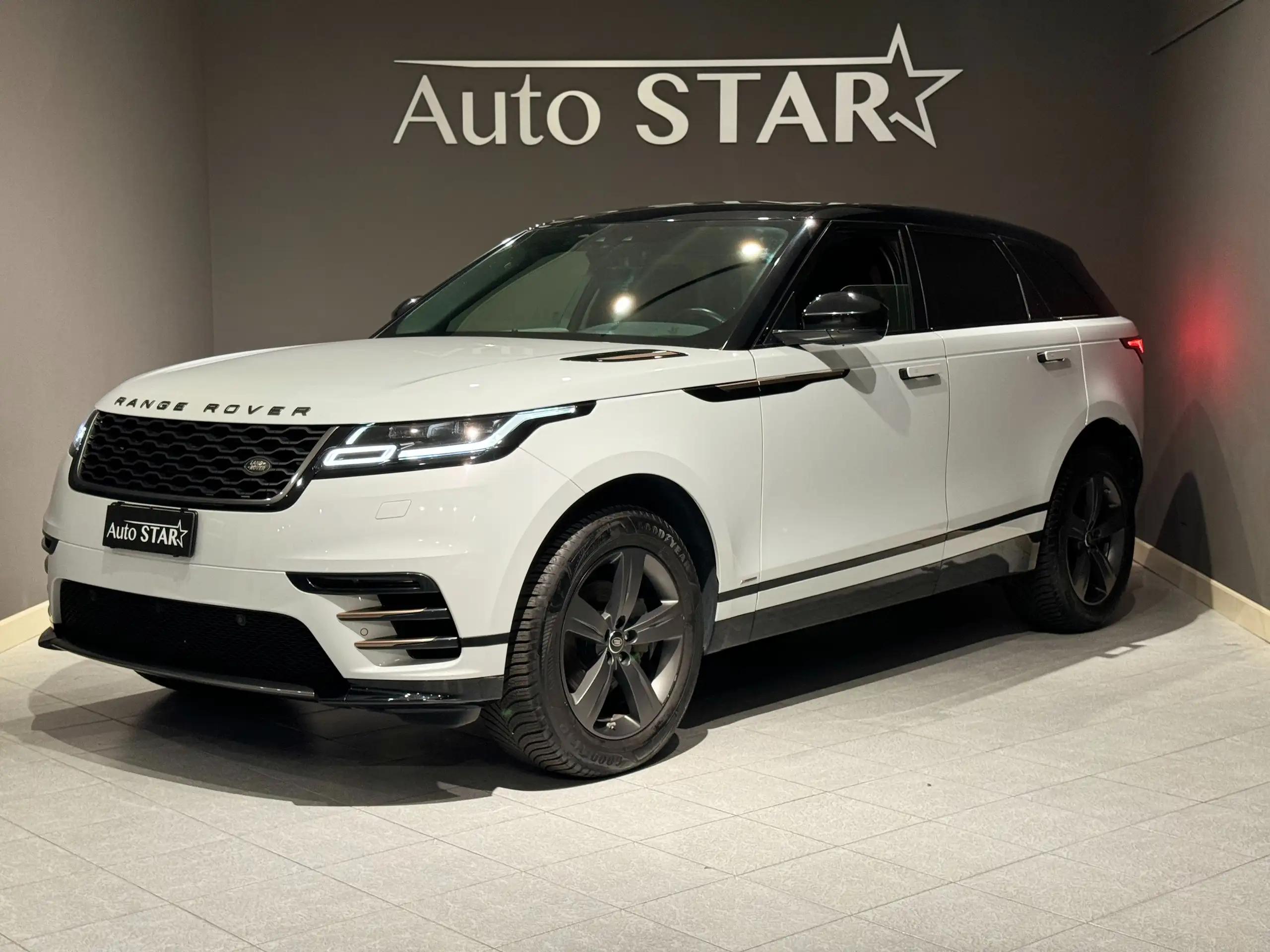 Land Rover - Range Rover Velar