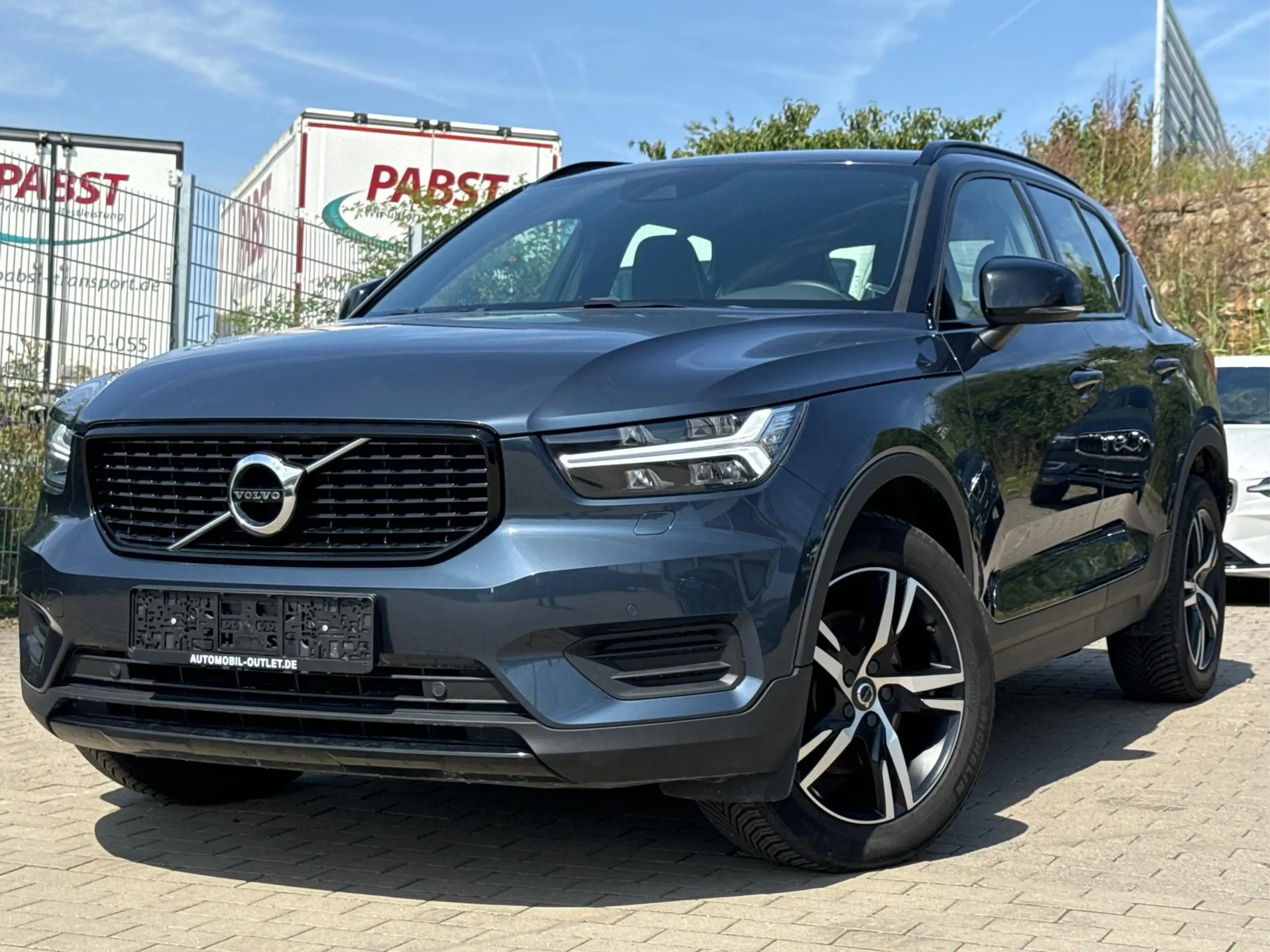 Volvo - XC40