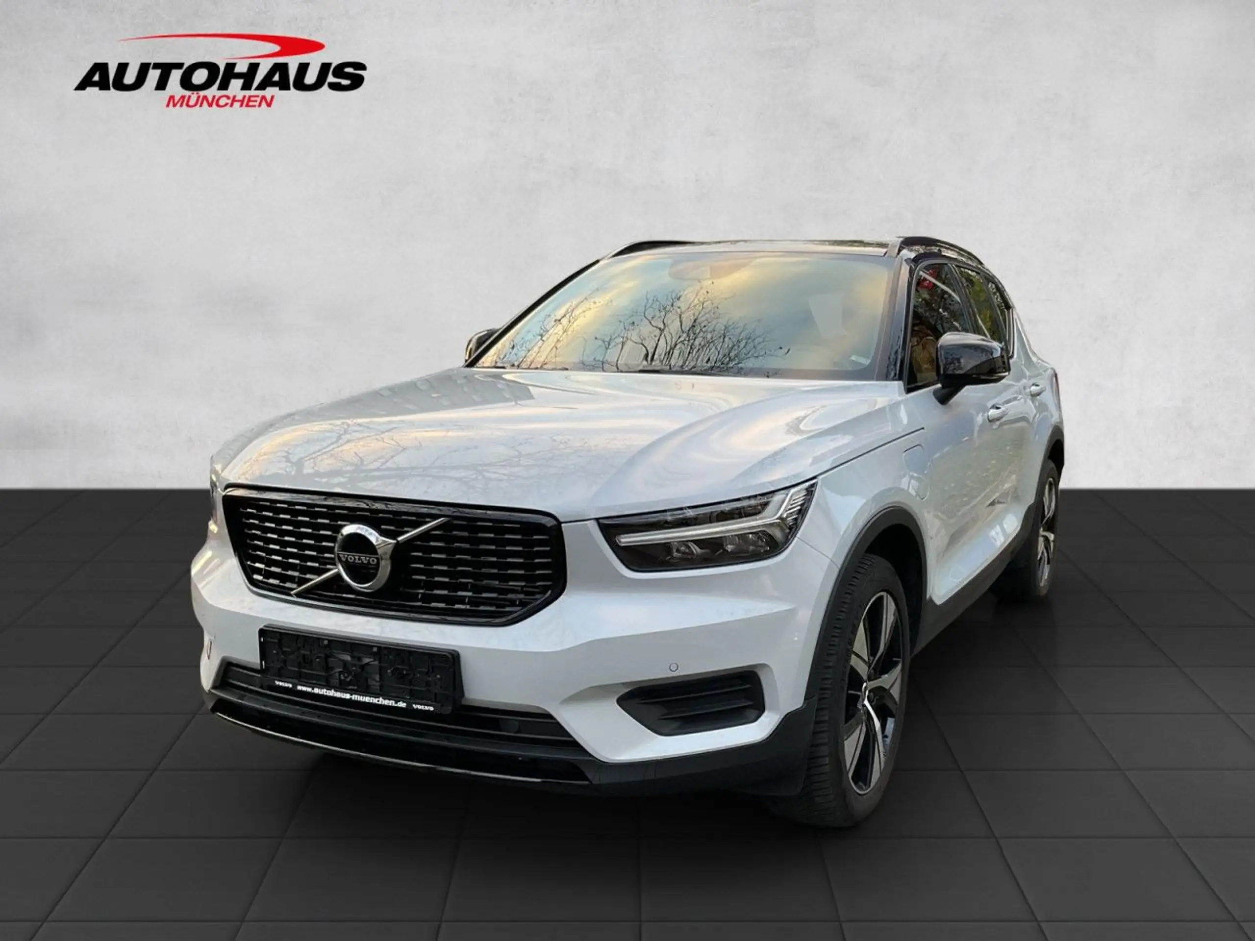 Volvo - XC40