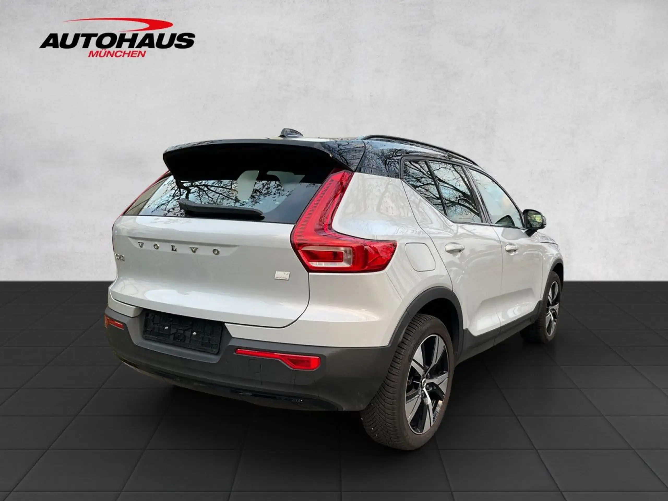 Volvo - XC40