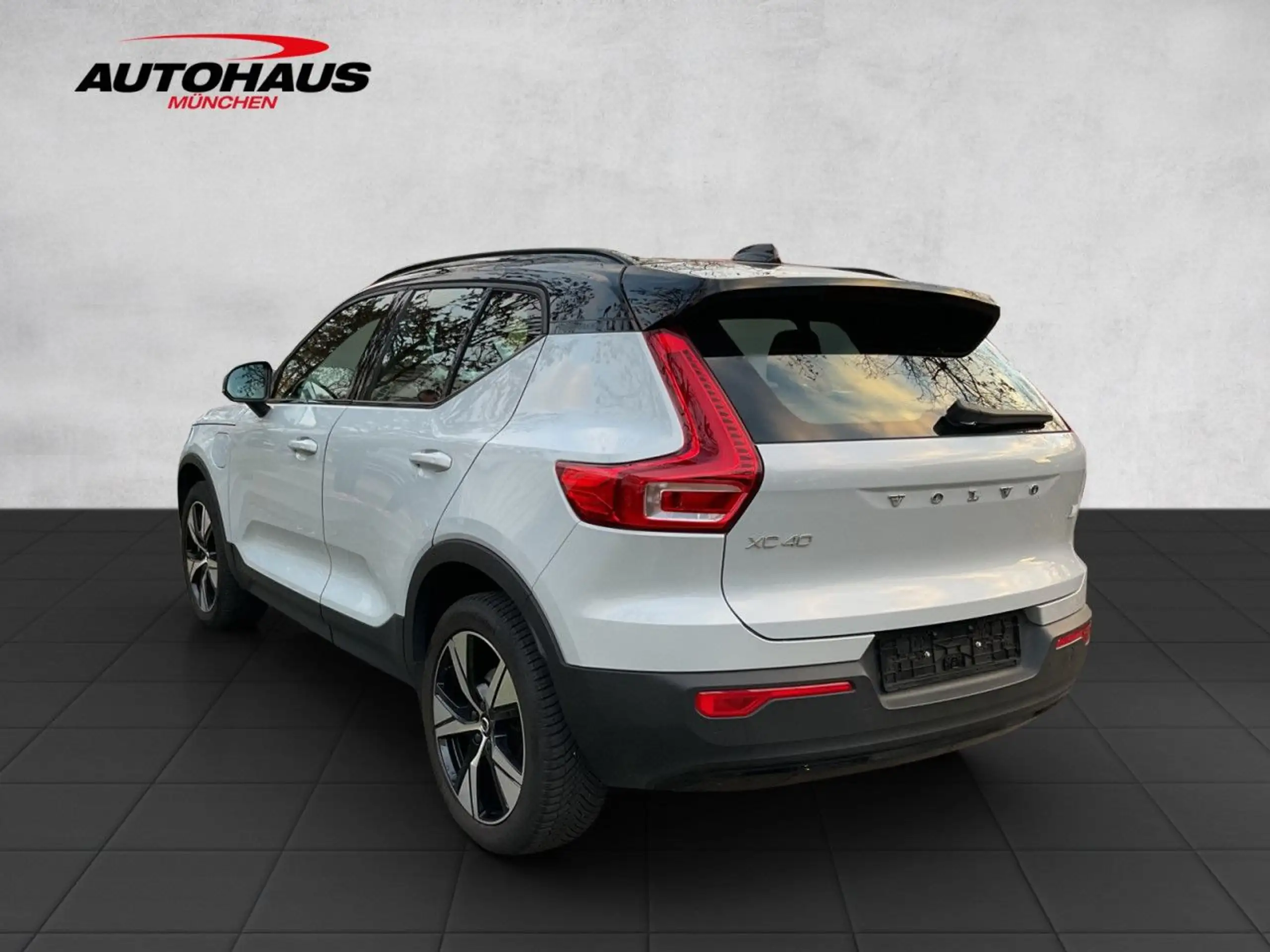 Volvo - XC40