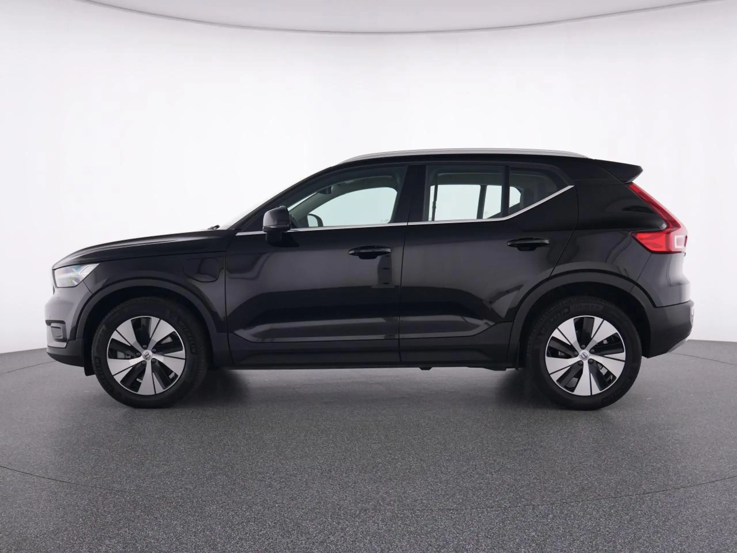 Volvo - XC40