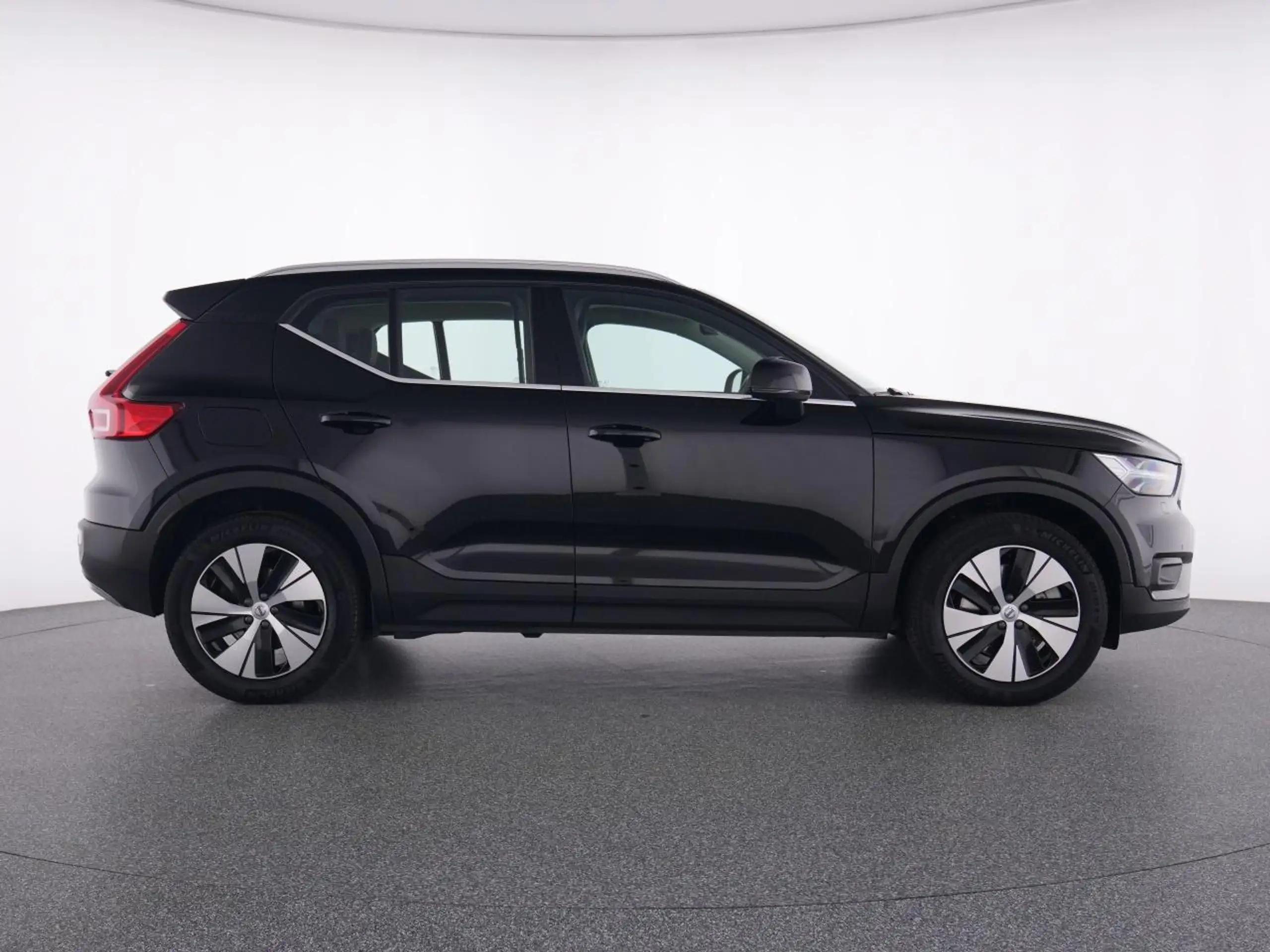 Volvo - XC40