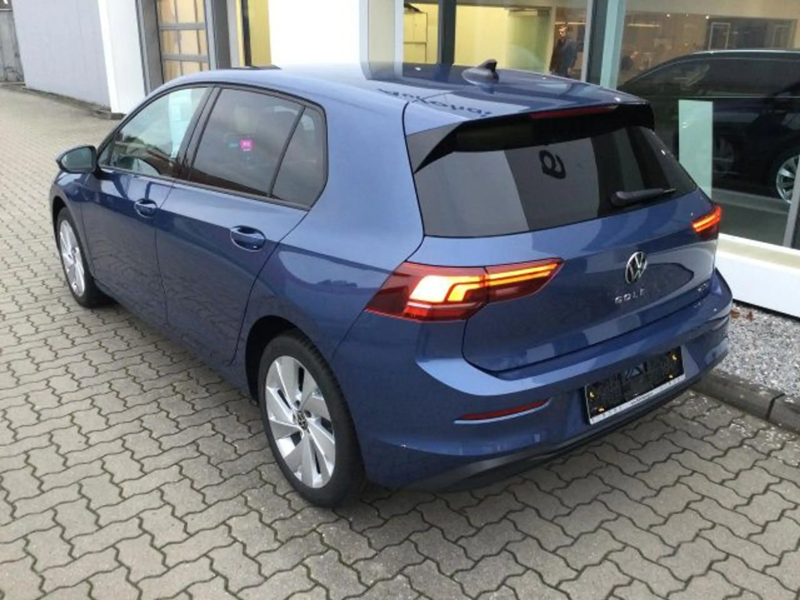 Volkswagen - Golf