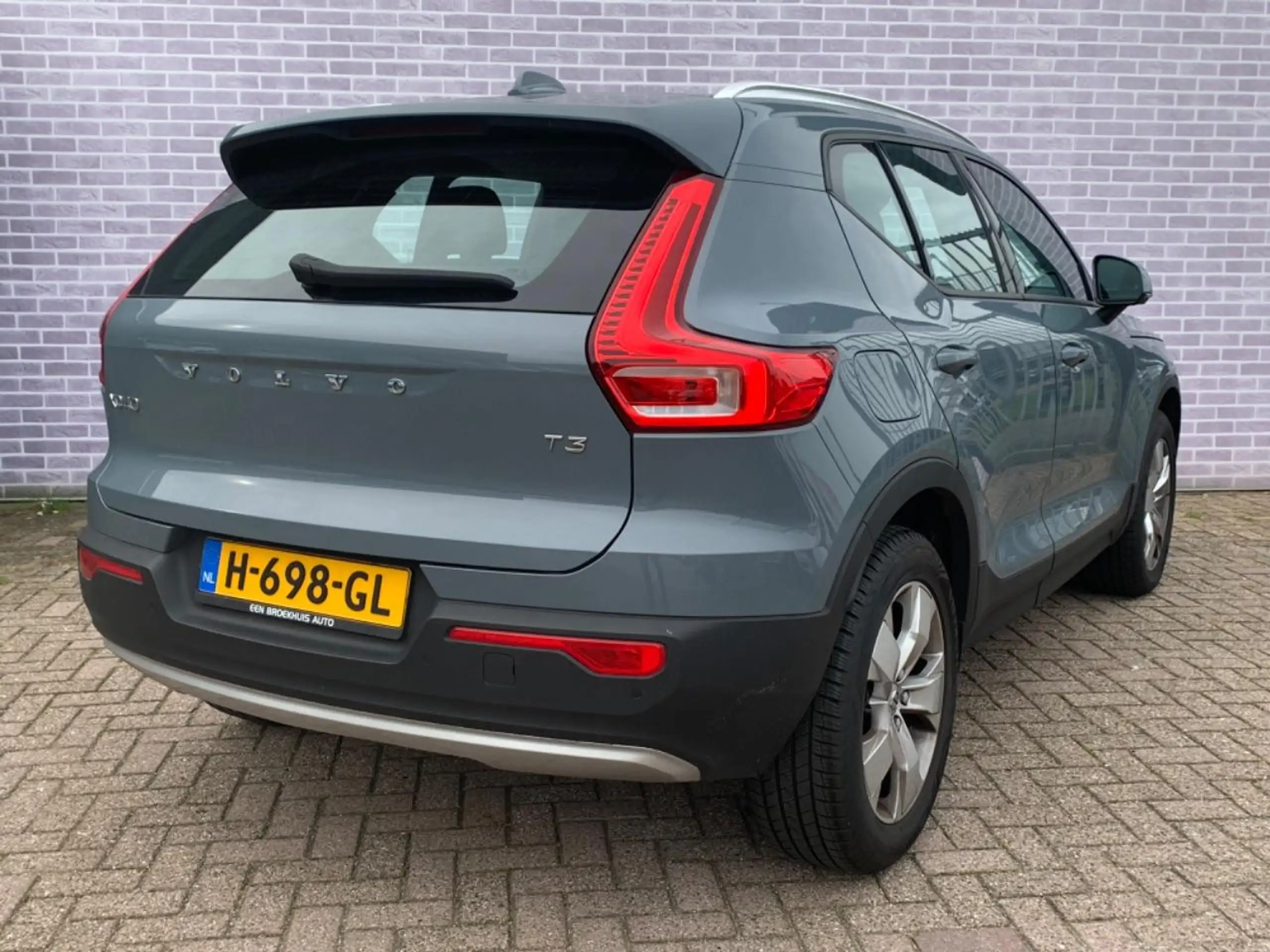 Volvo - XC40