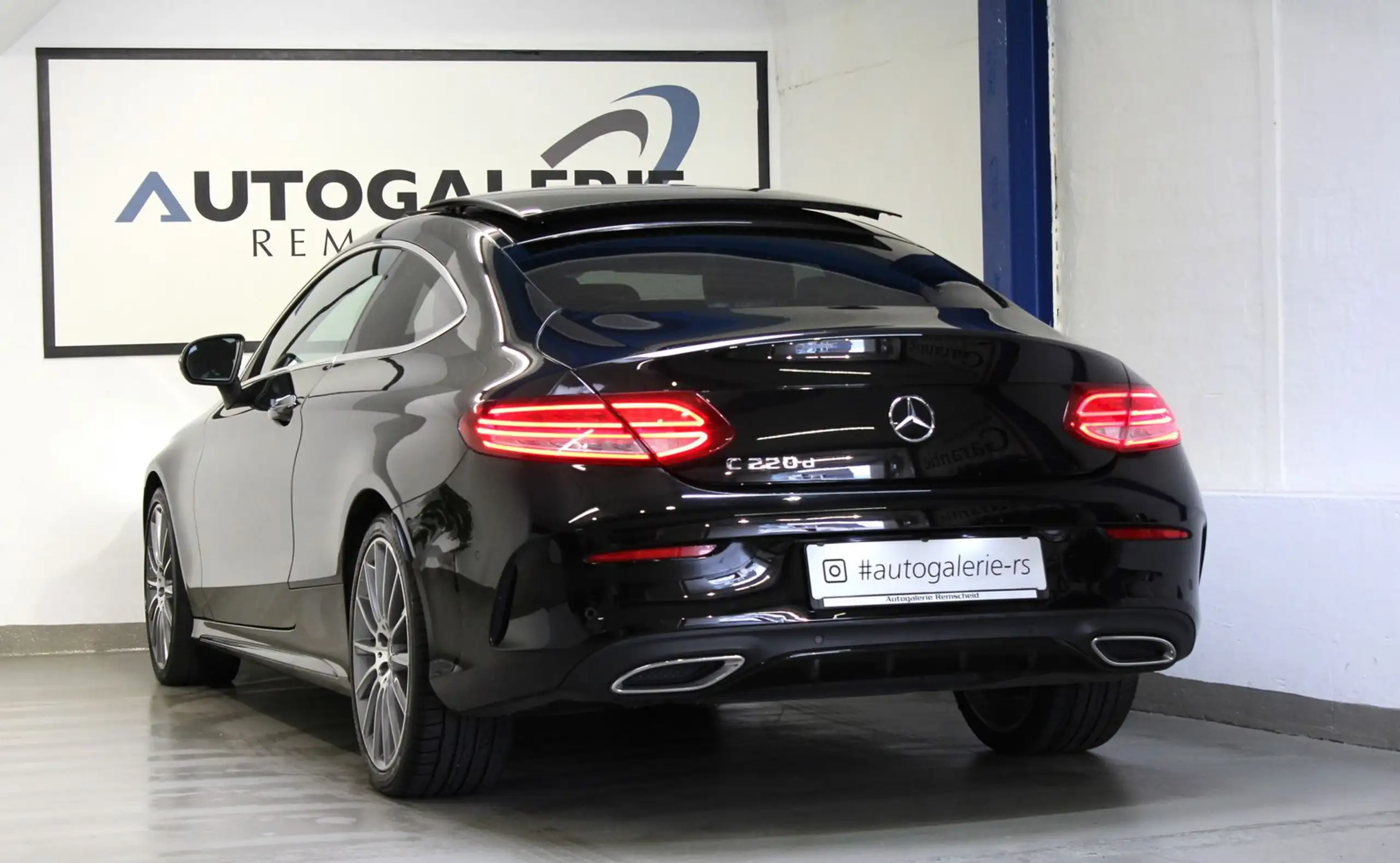 Mercedes-Benz - C 220