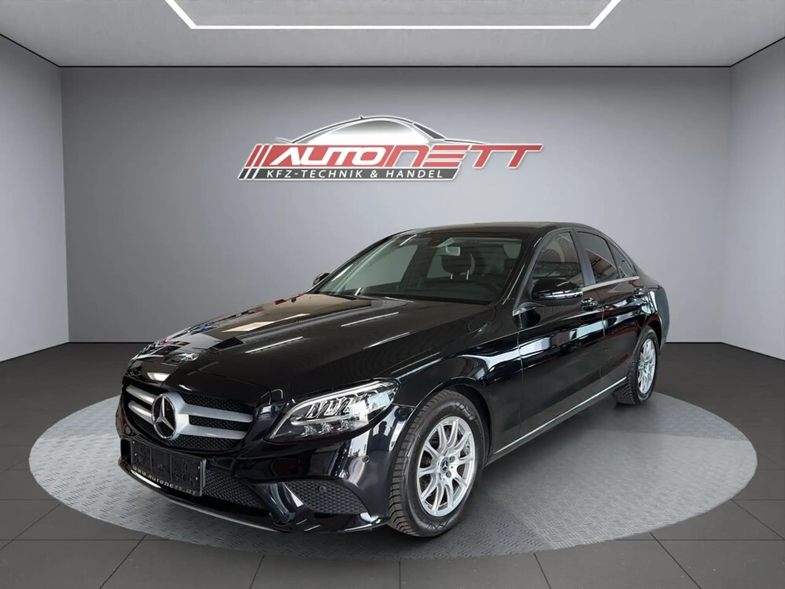 Mercedes-Benz - C 220