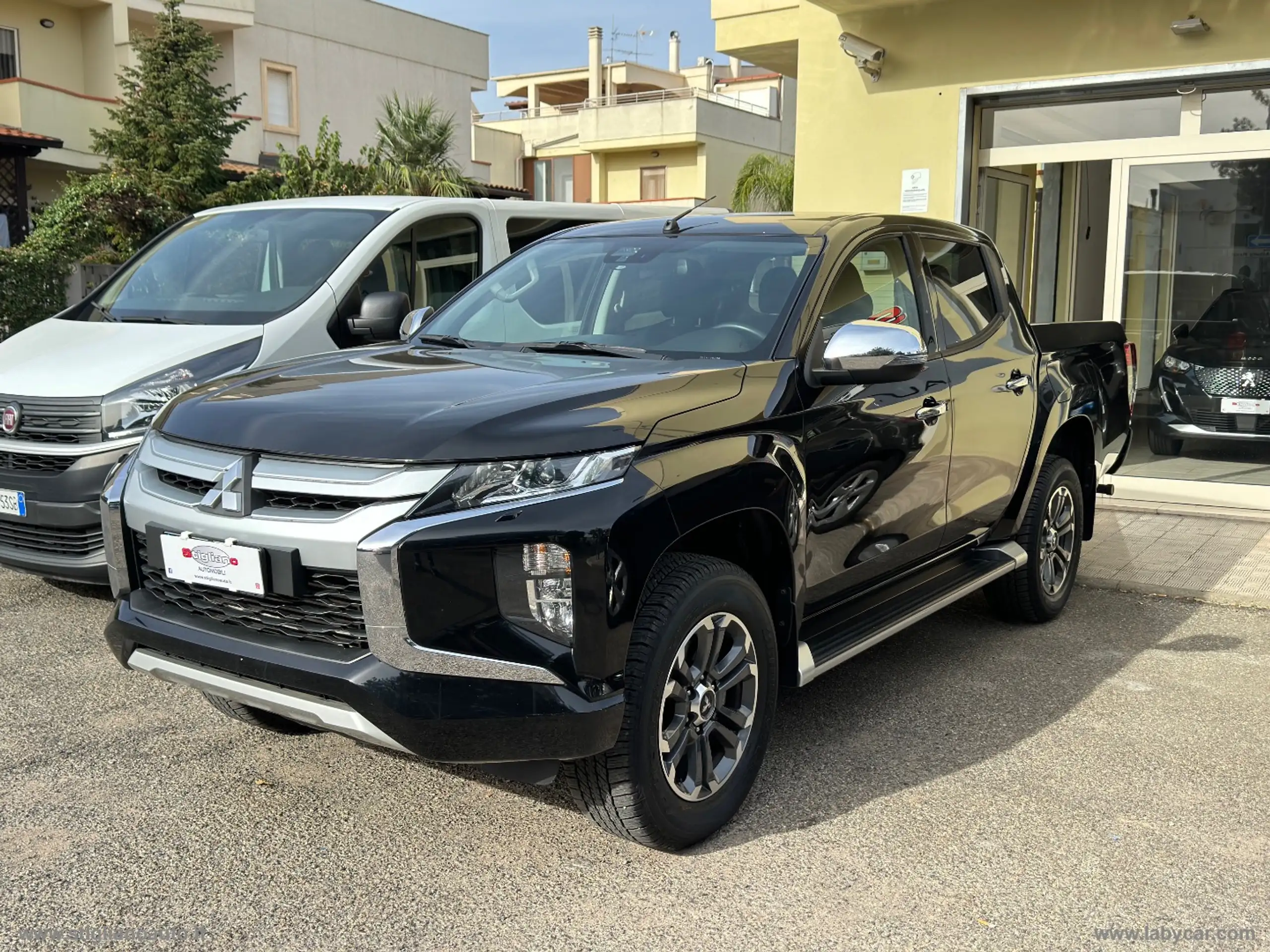 Mitsubishi - L200