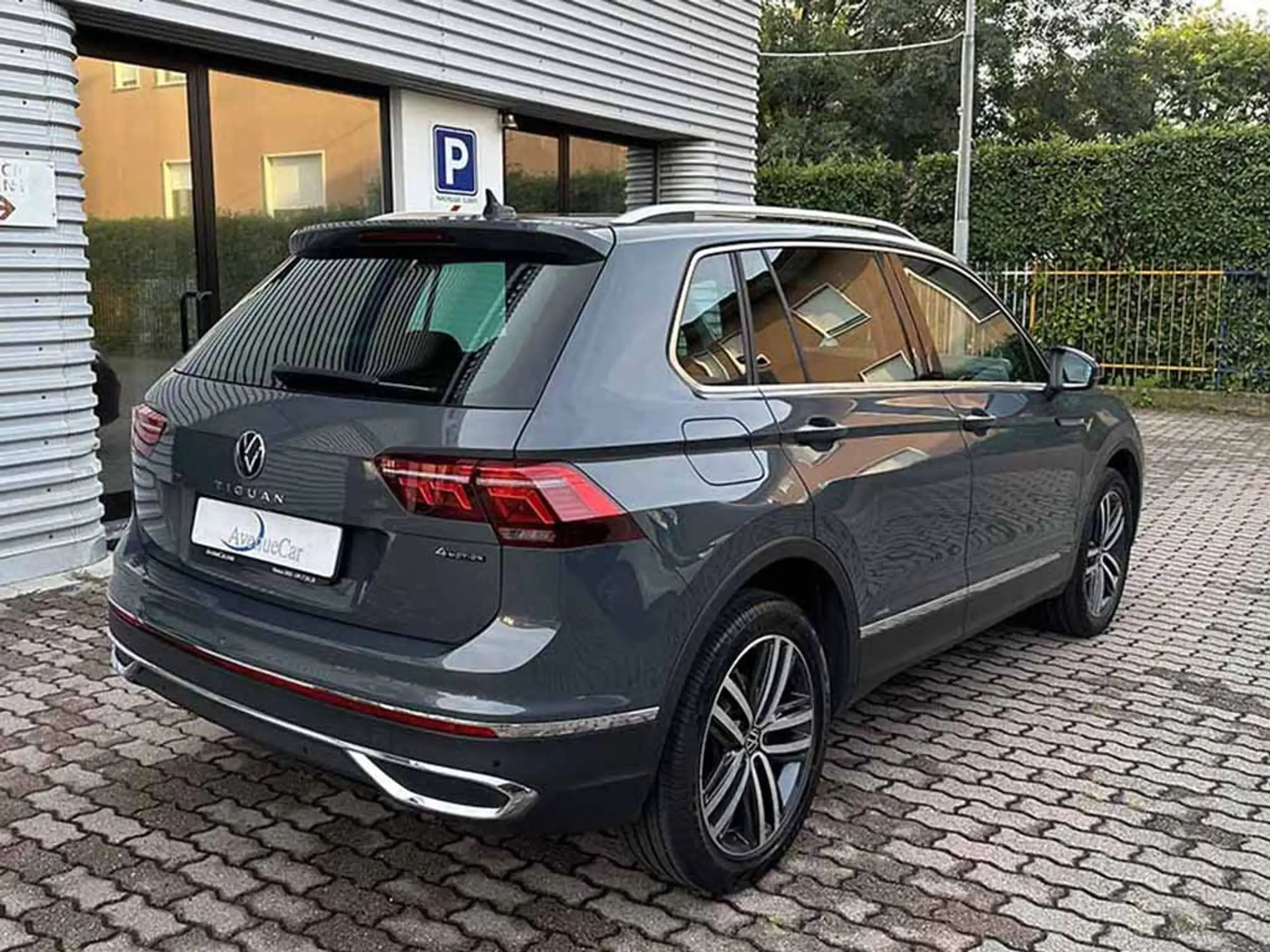 Volkswagen - Tiguan