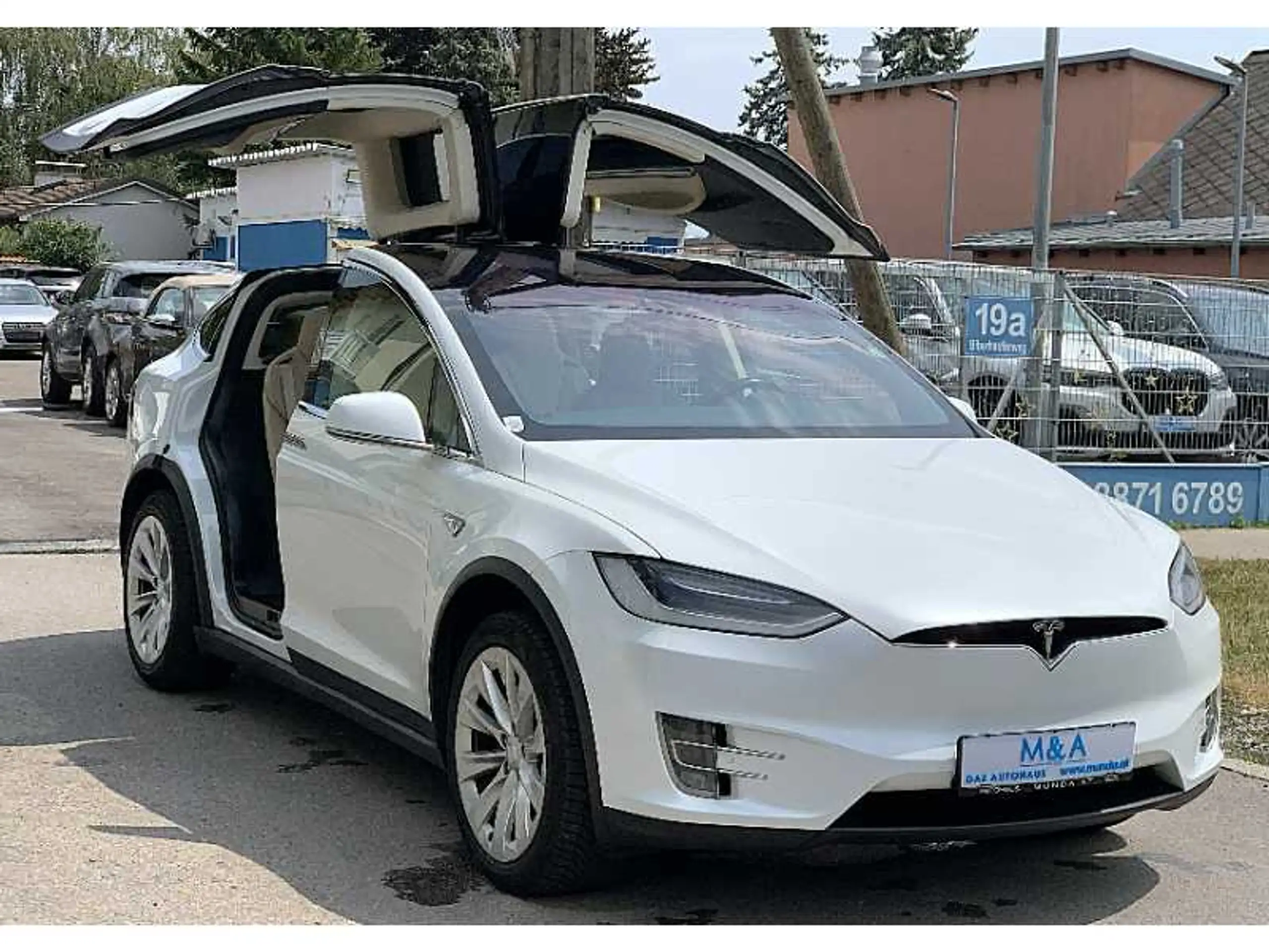 Tesla - Model X