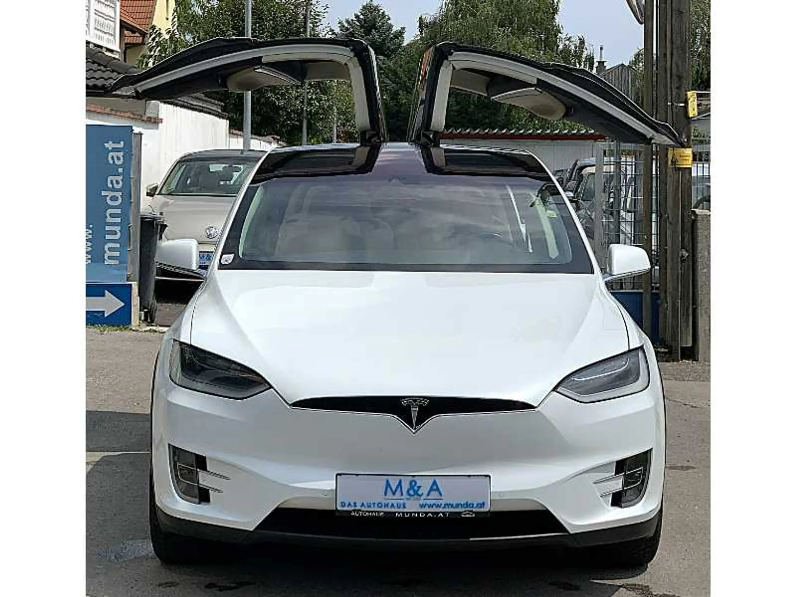 Tesla - Model X