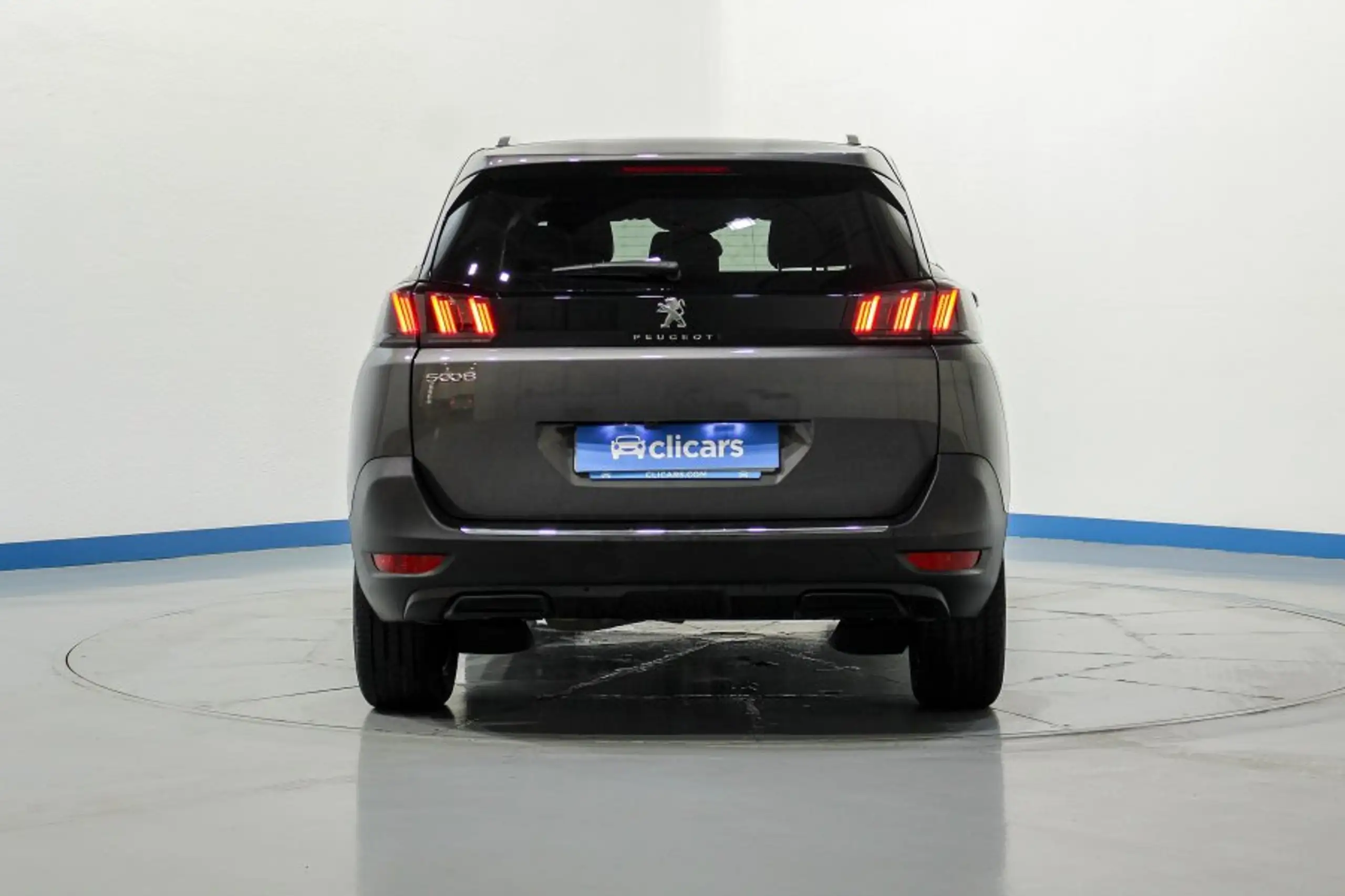 Peugeot - 5008