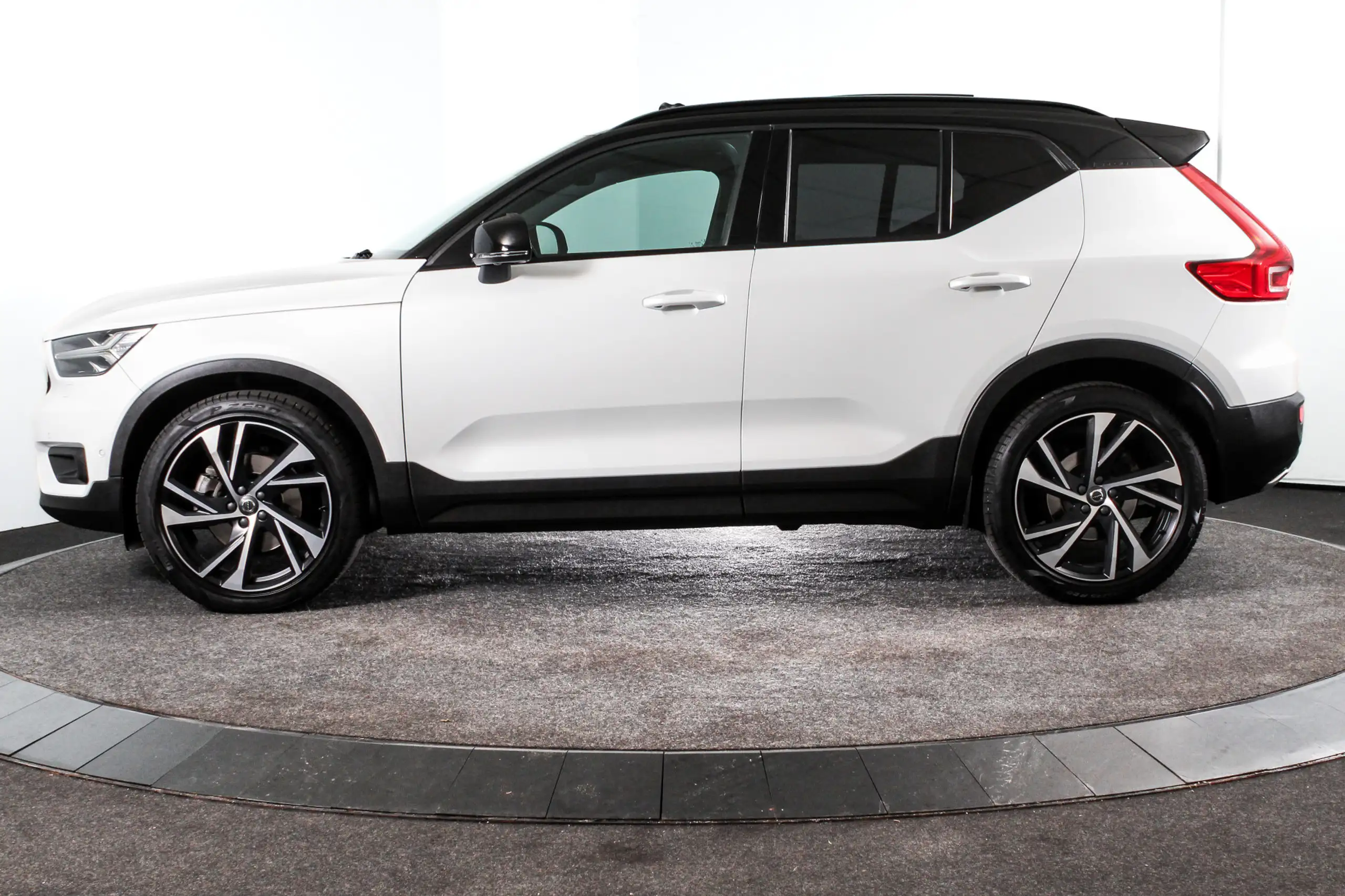 Volvo - XC40