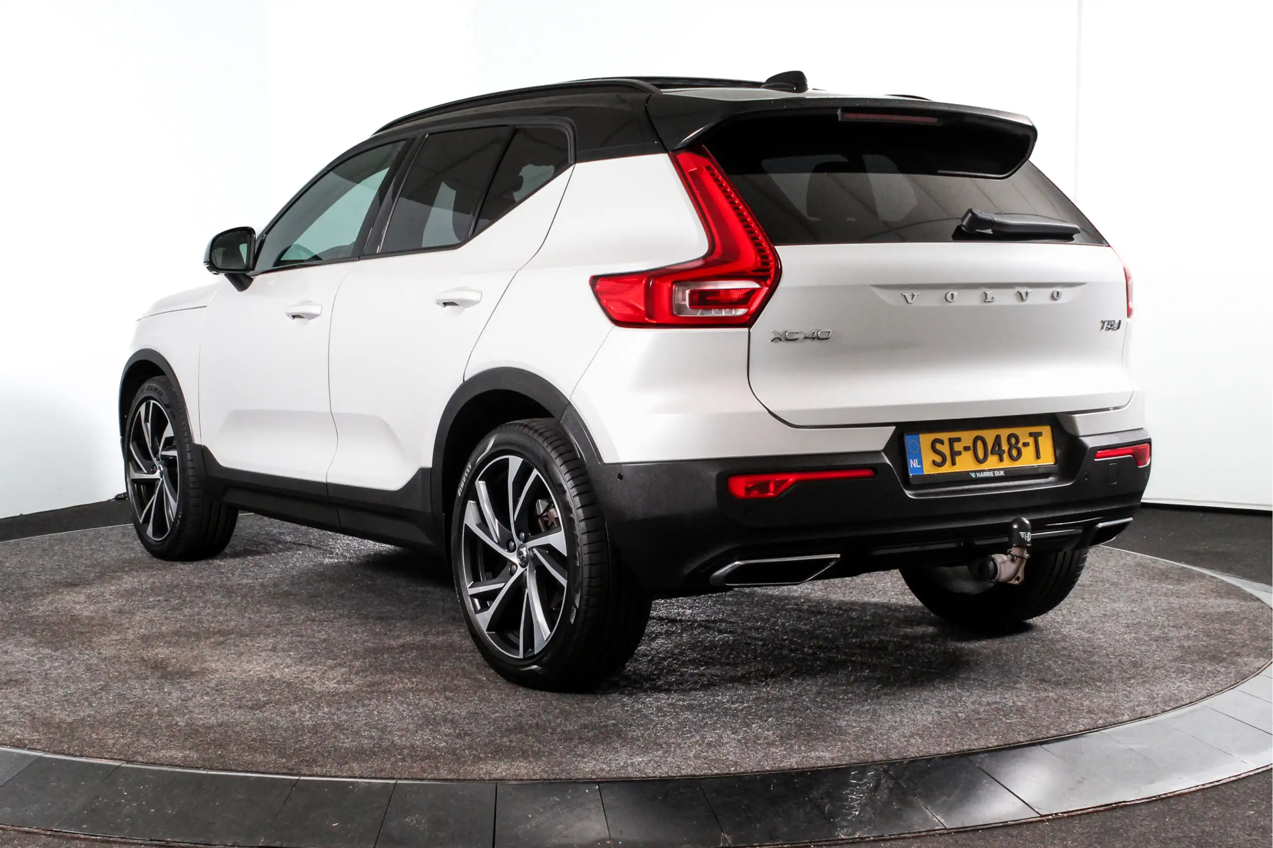 Volvo - XC40