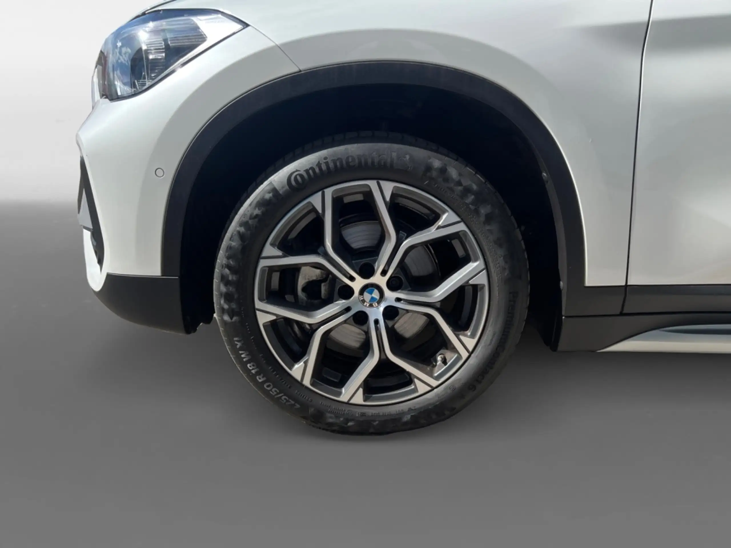 BMW - X1