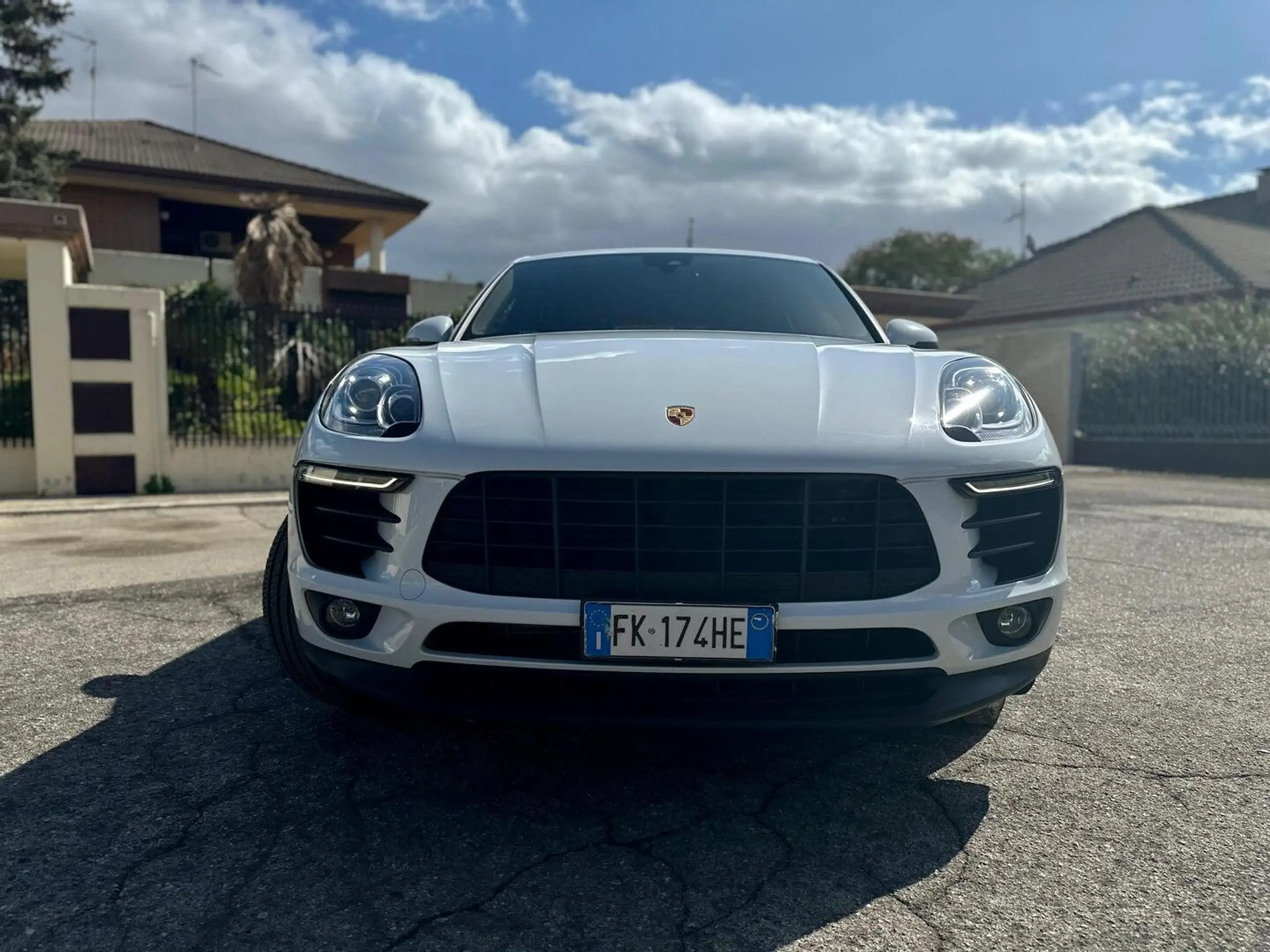 Porsche - Macan