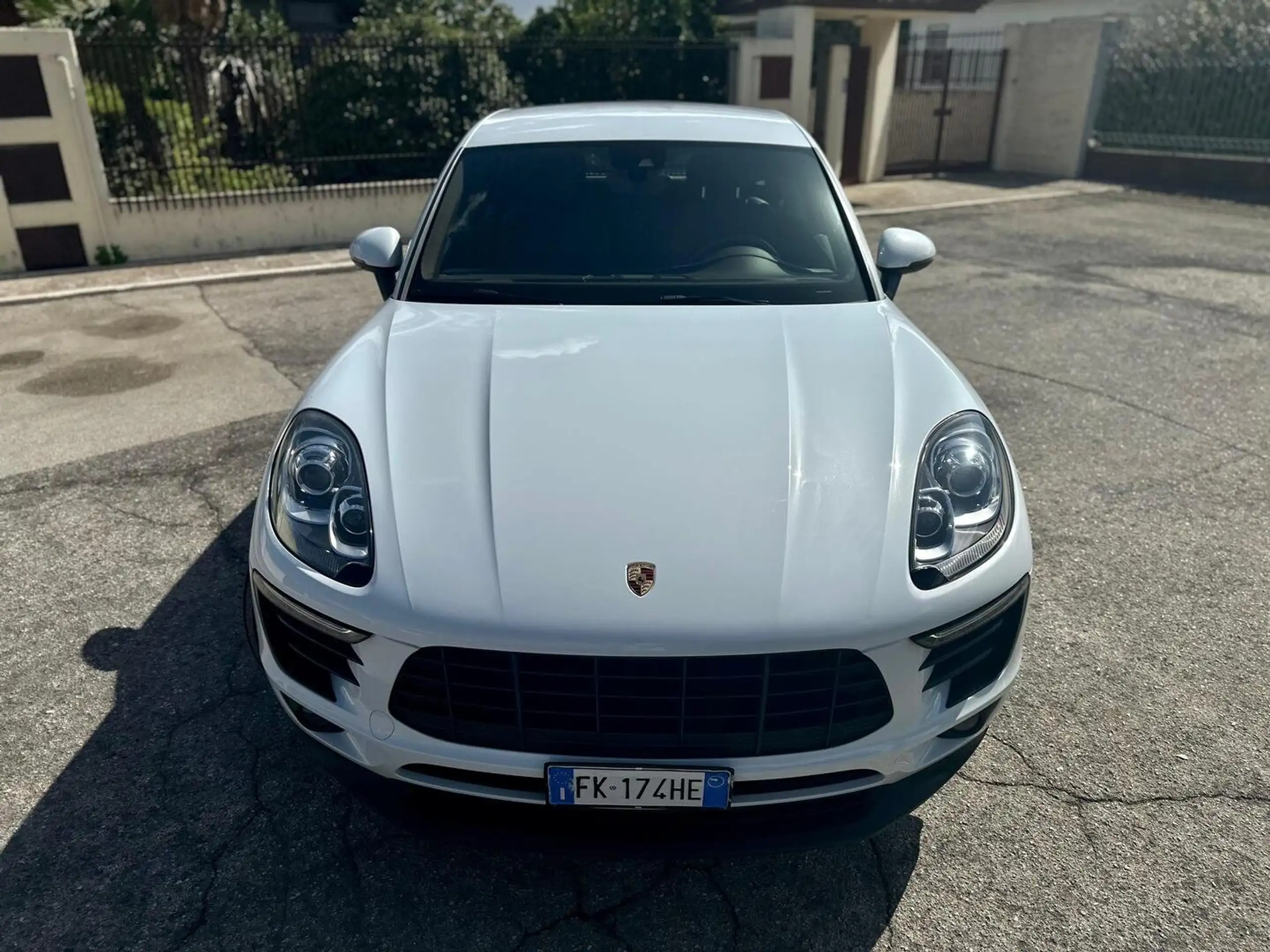 Porsche - Macan