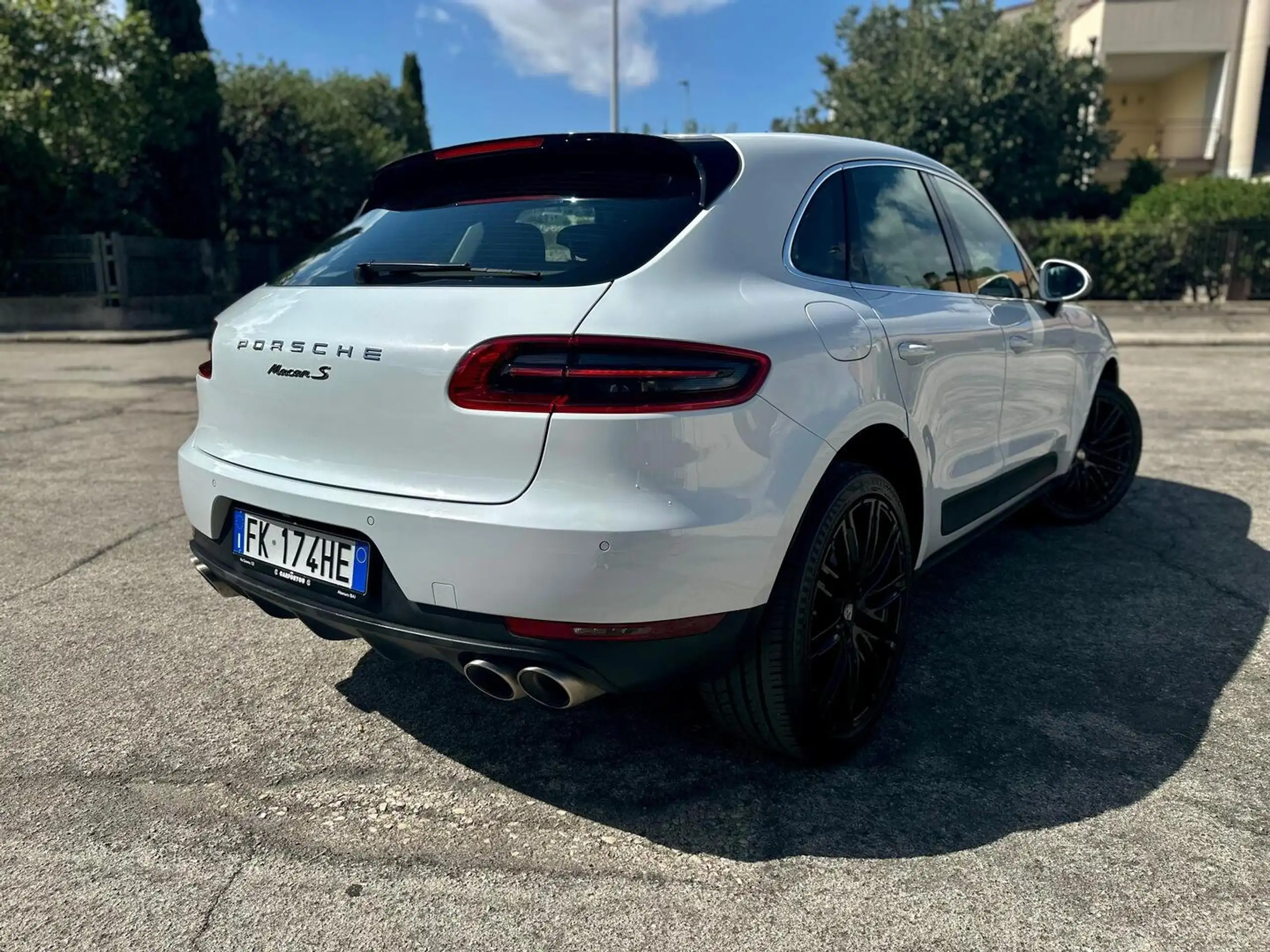 Porsche - Macan