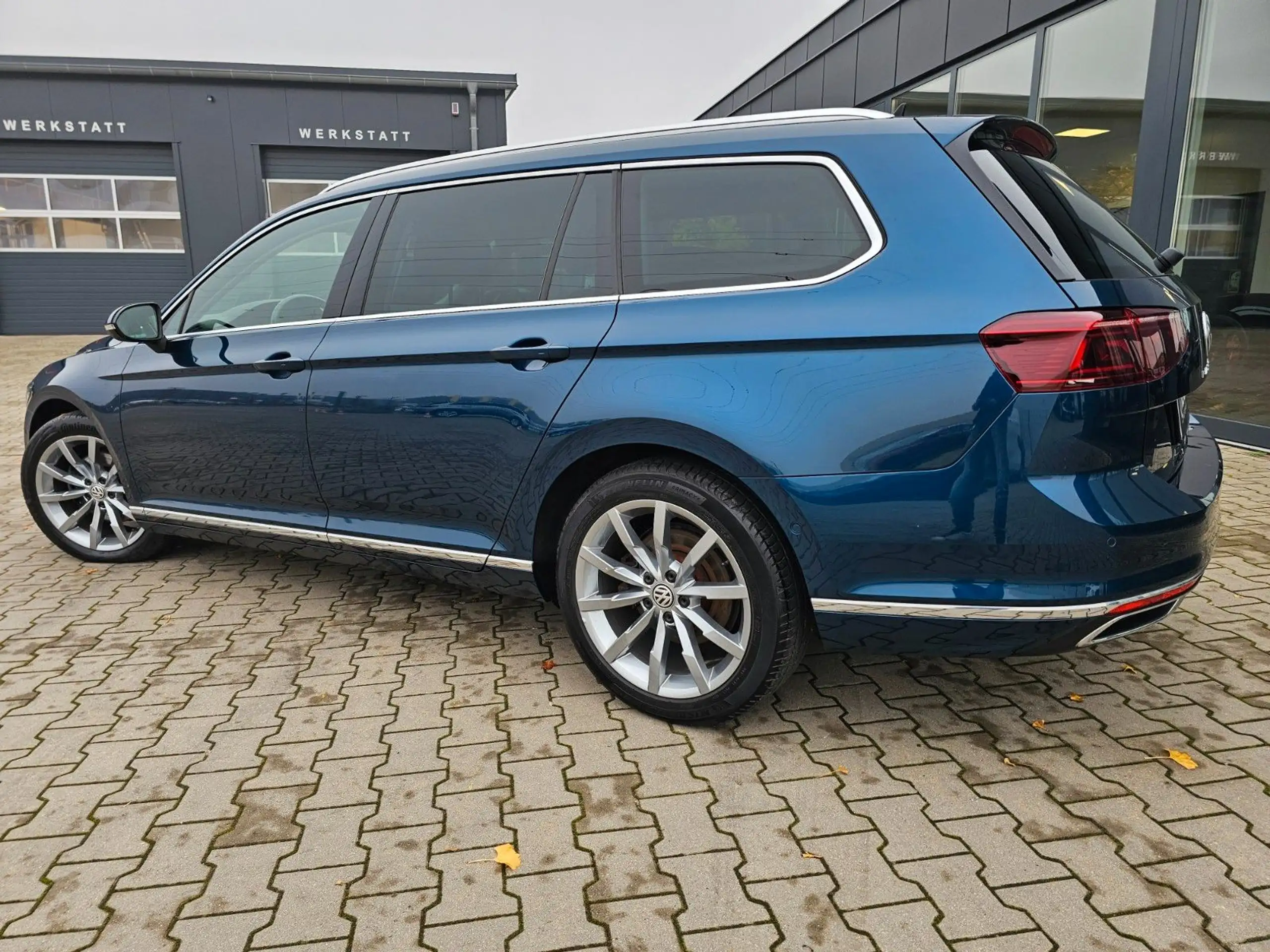 Volkswagen - Passat Variant