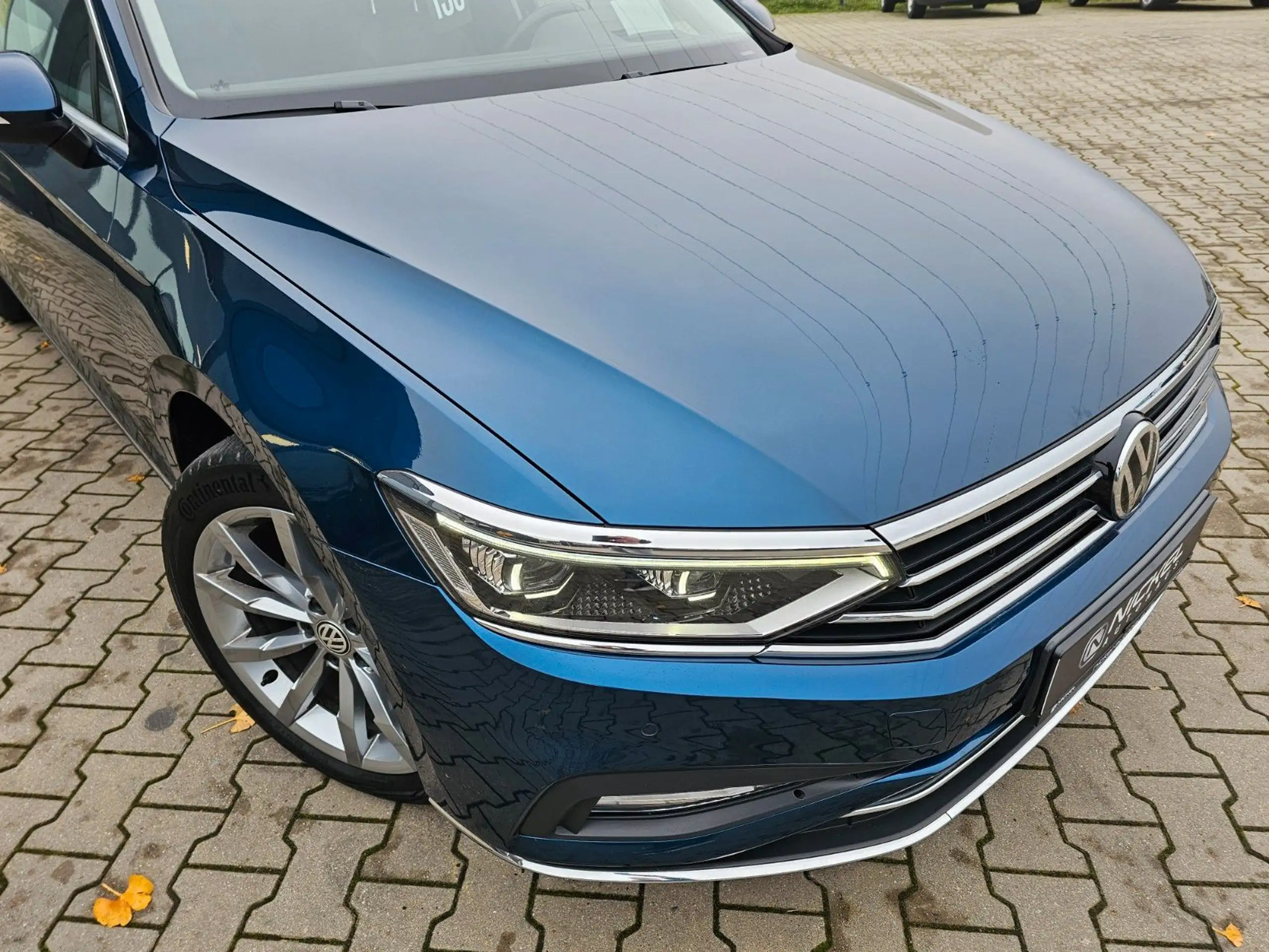 Volkswagen - Passat Variant