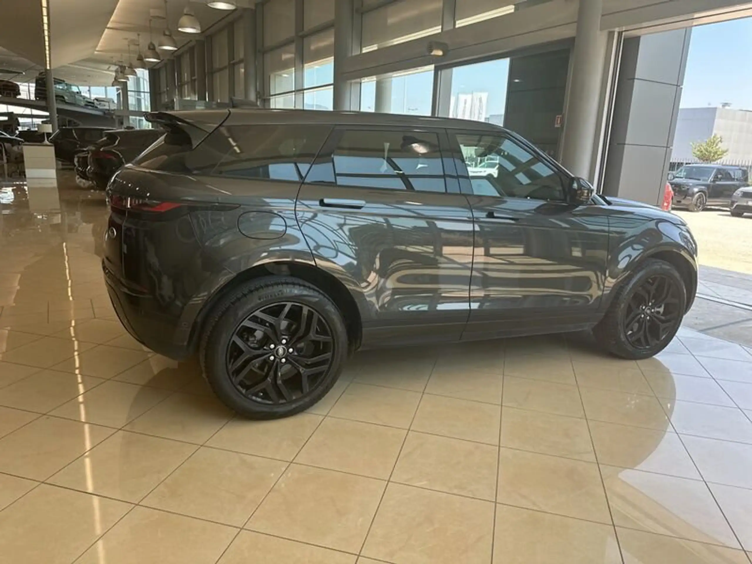 Land Rover - Range Rover Evoque