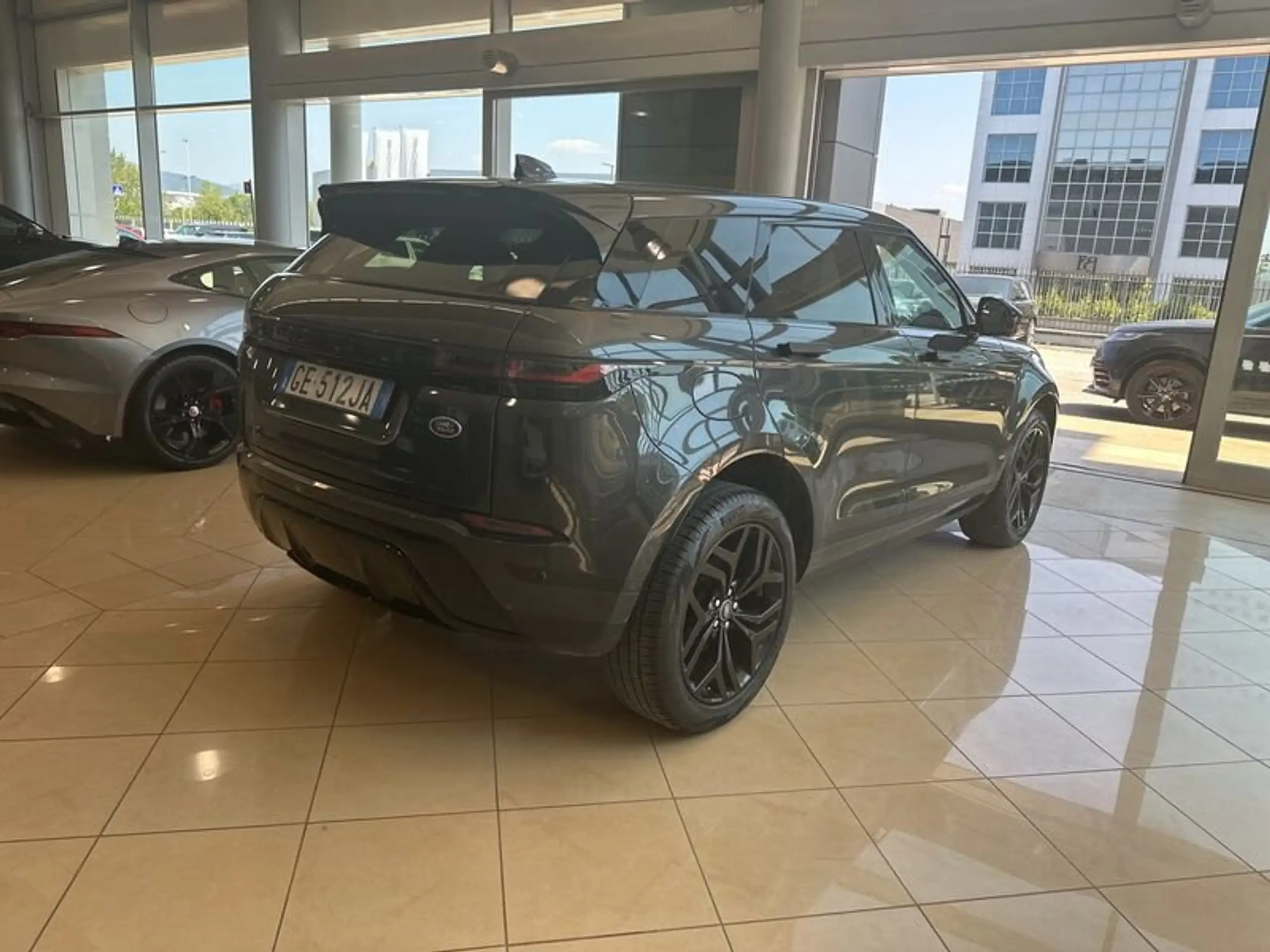 Land Rover - Range Rover Evoque