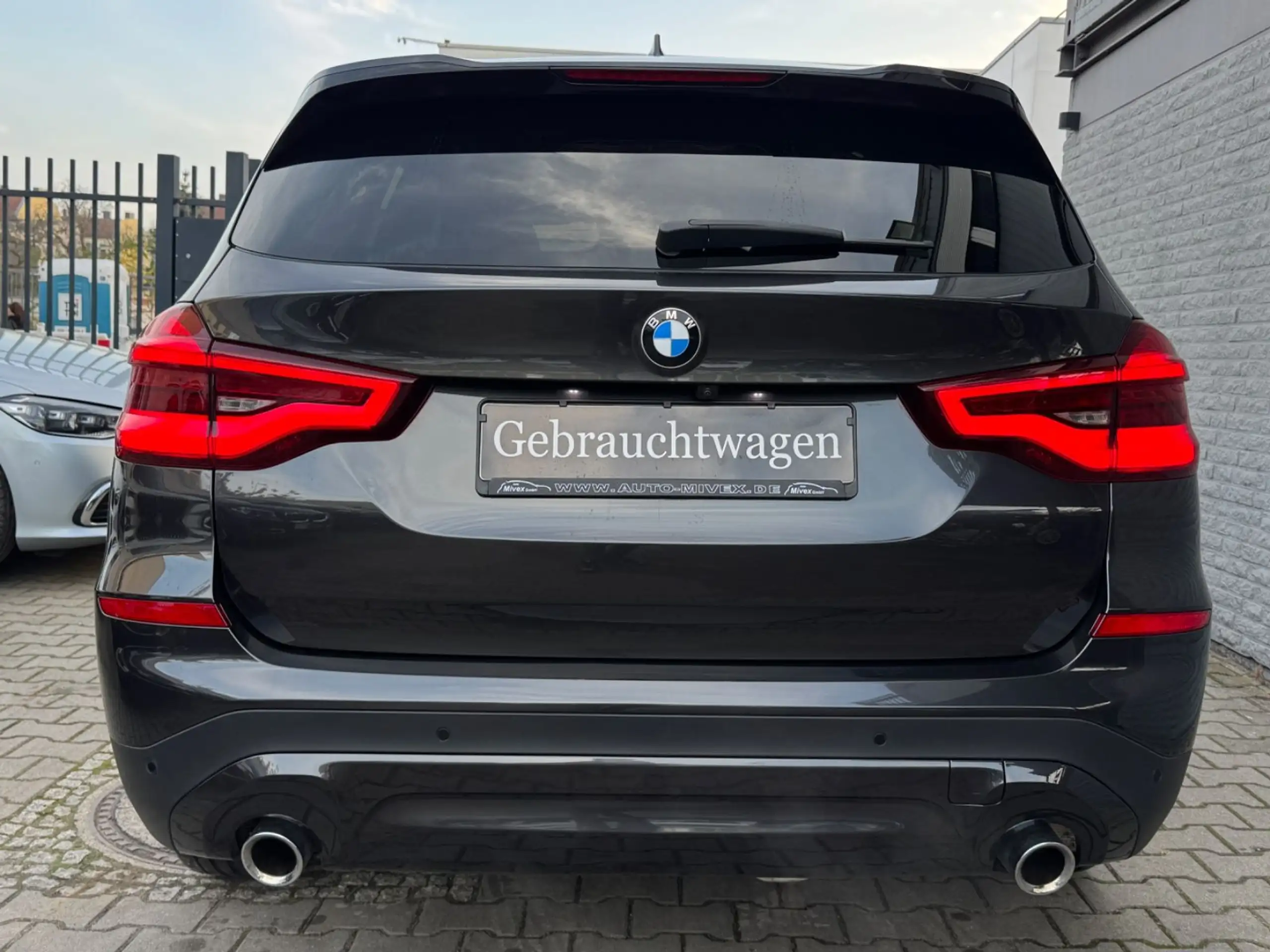 BMW - X3