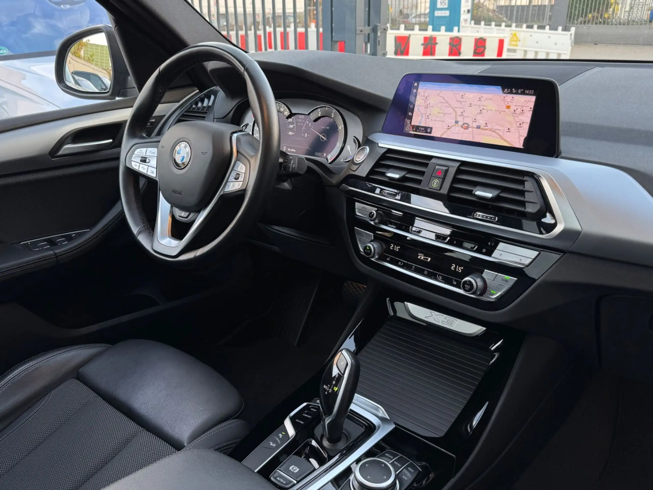 BMW - X3