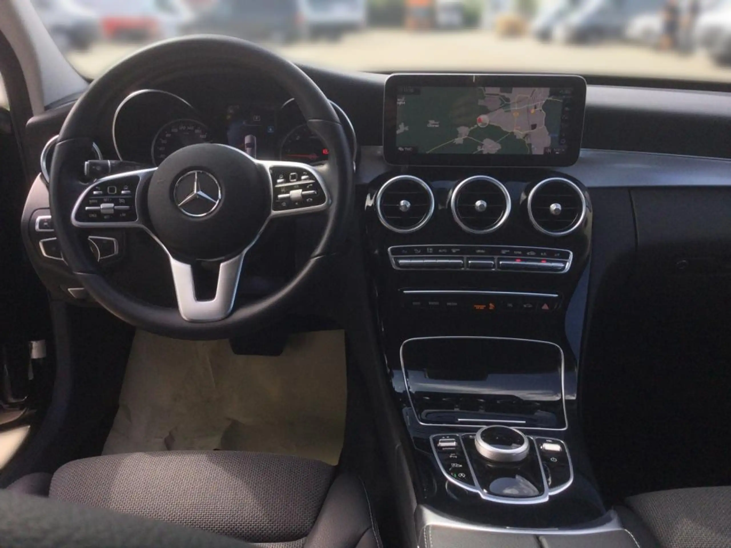 Mercedes-Benz - C 220