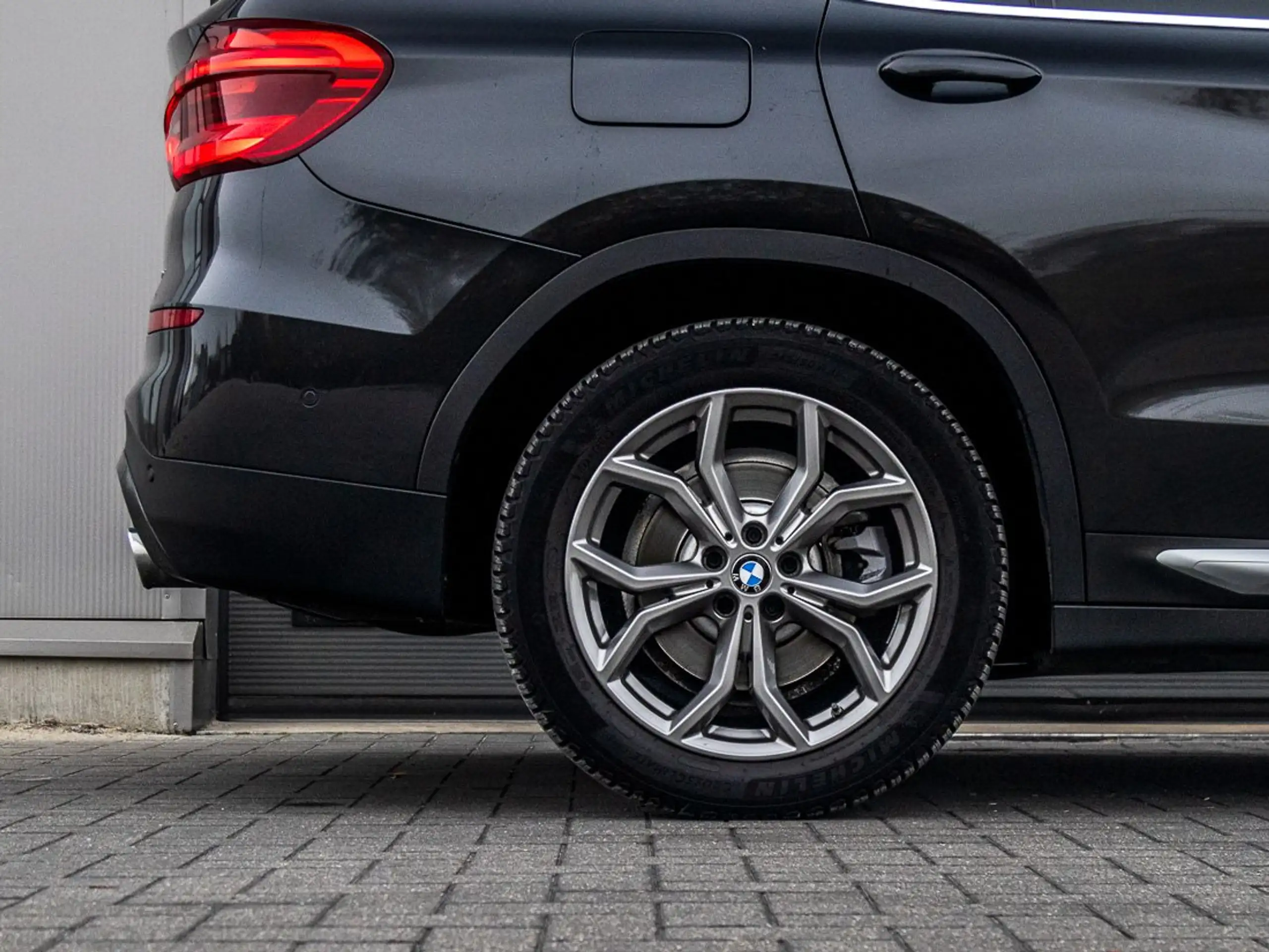 BMW - X3