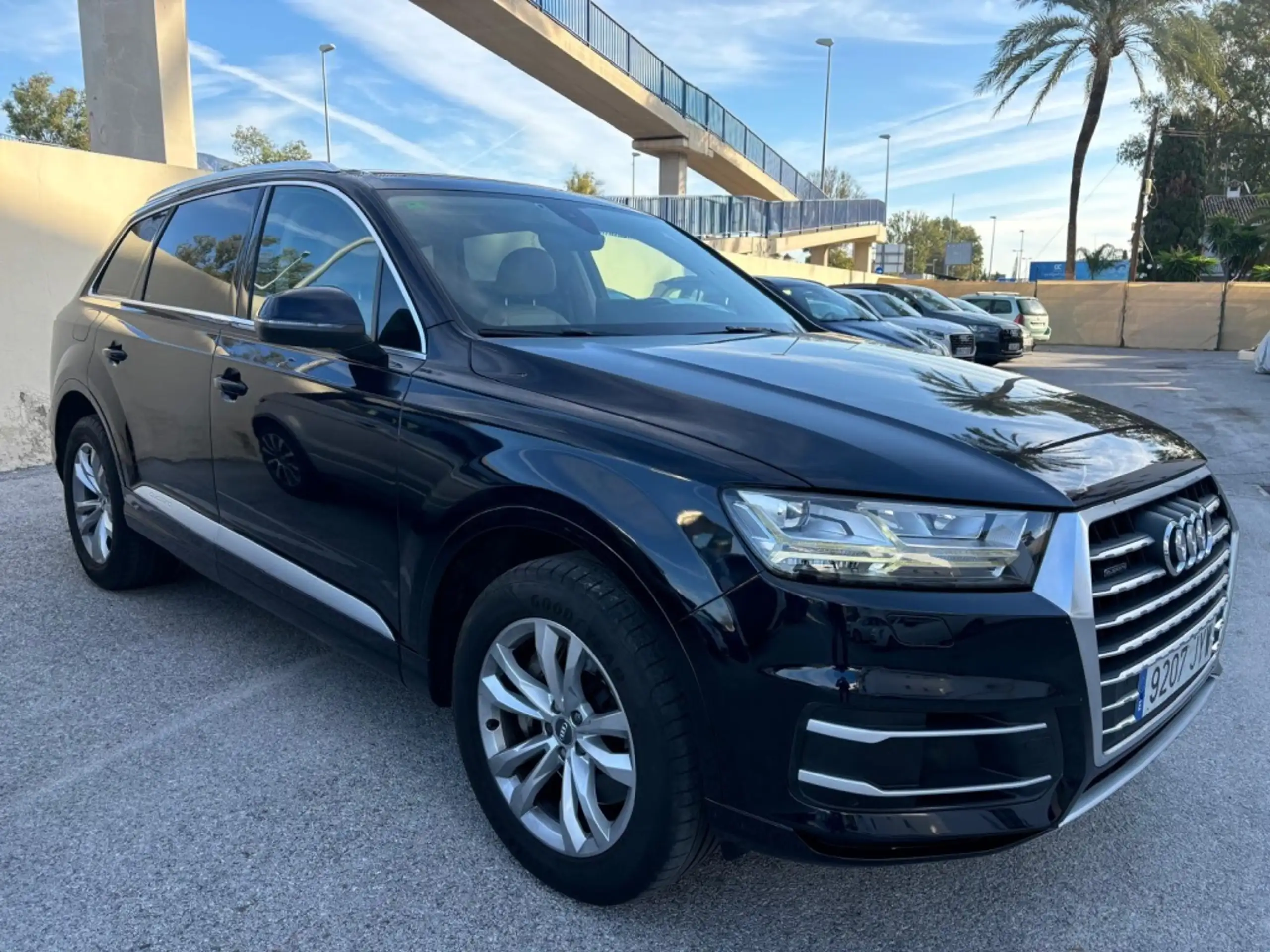 Audi - Q7