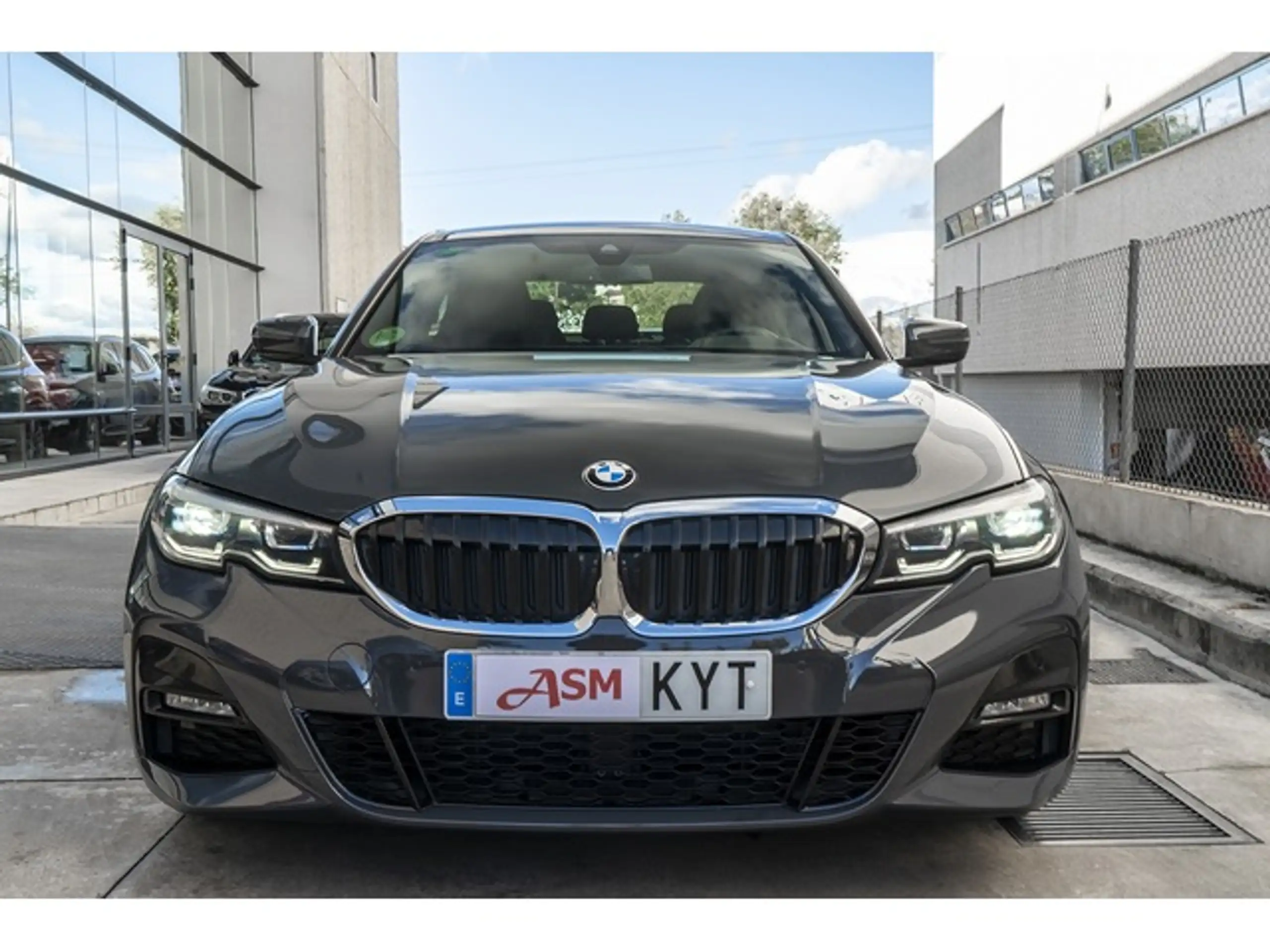 BMW - 330